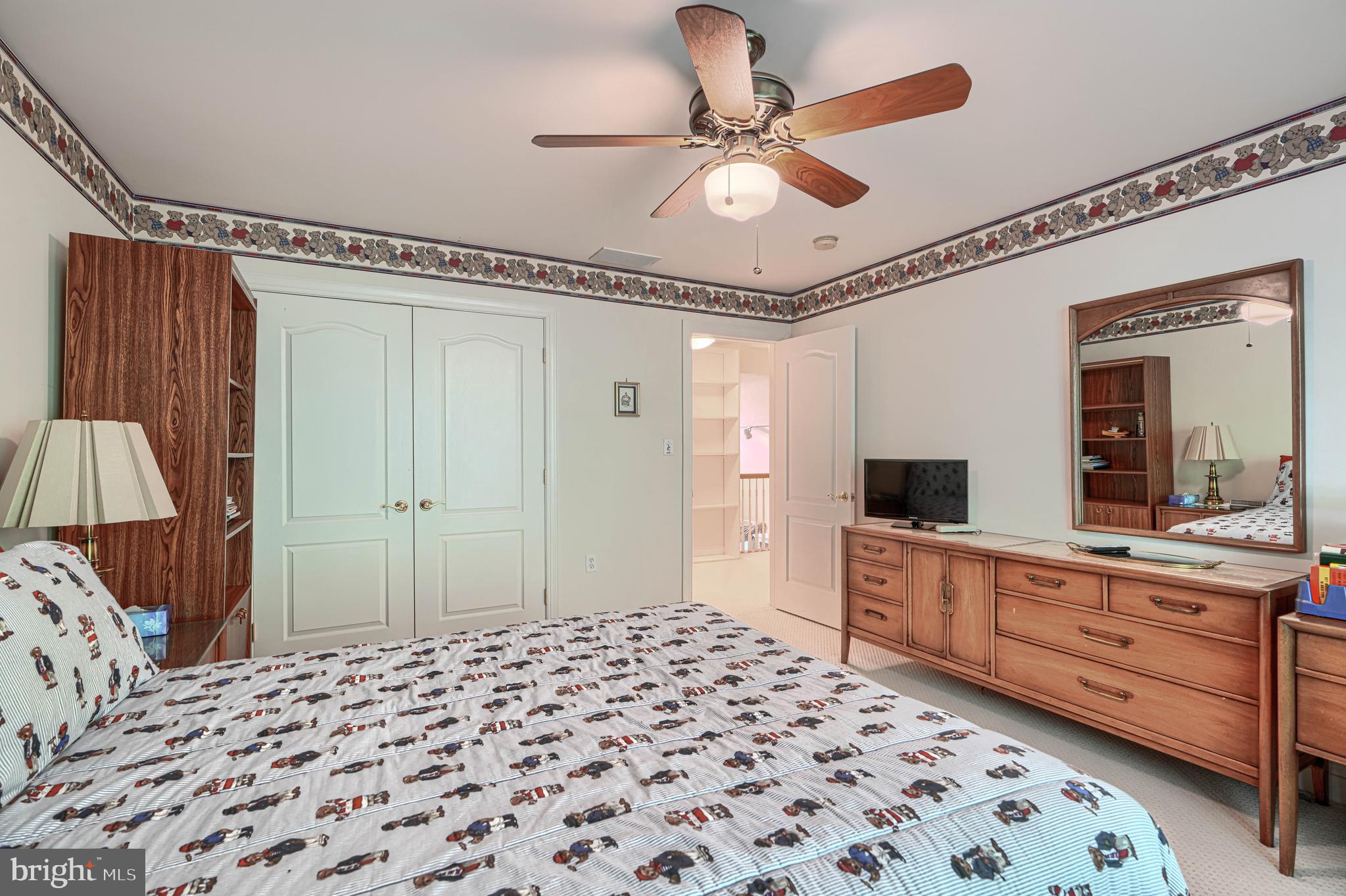 THE ENCLAVE - Residential