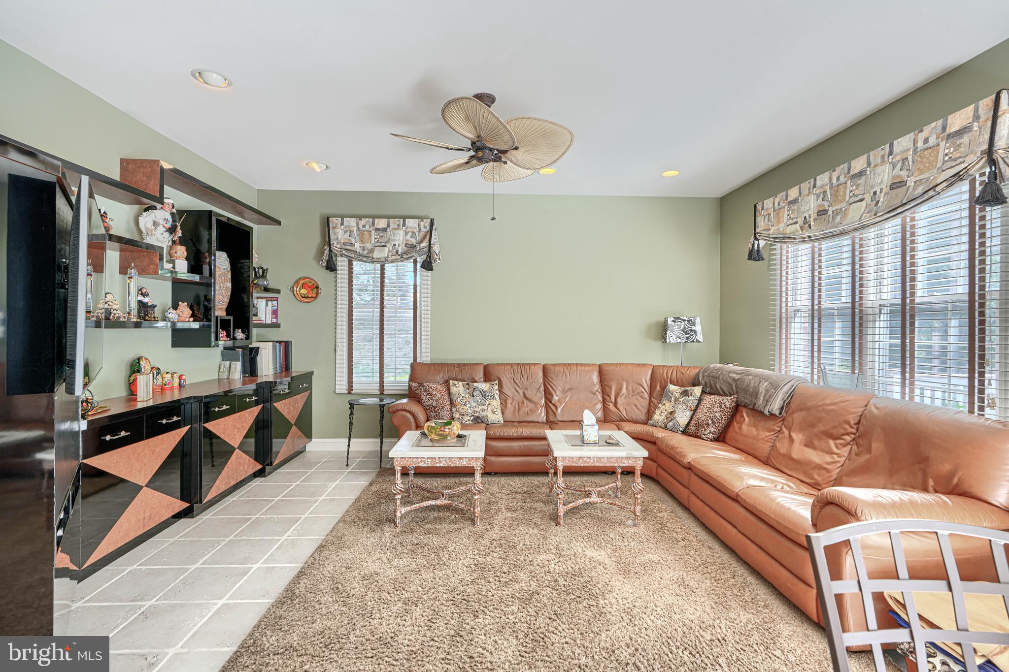 THE ENCLAVE - Residential