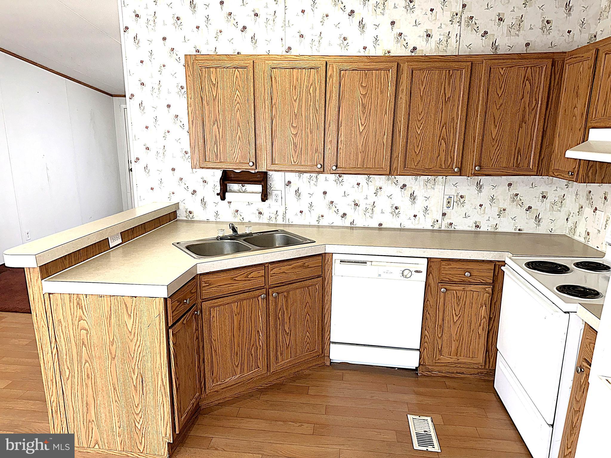 MIDWAY MOBILE VILLAGE - Residential