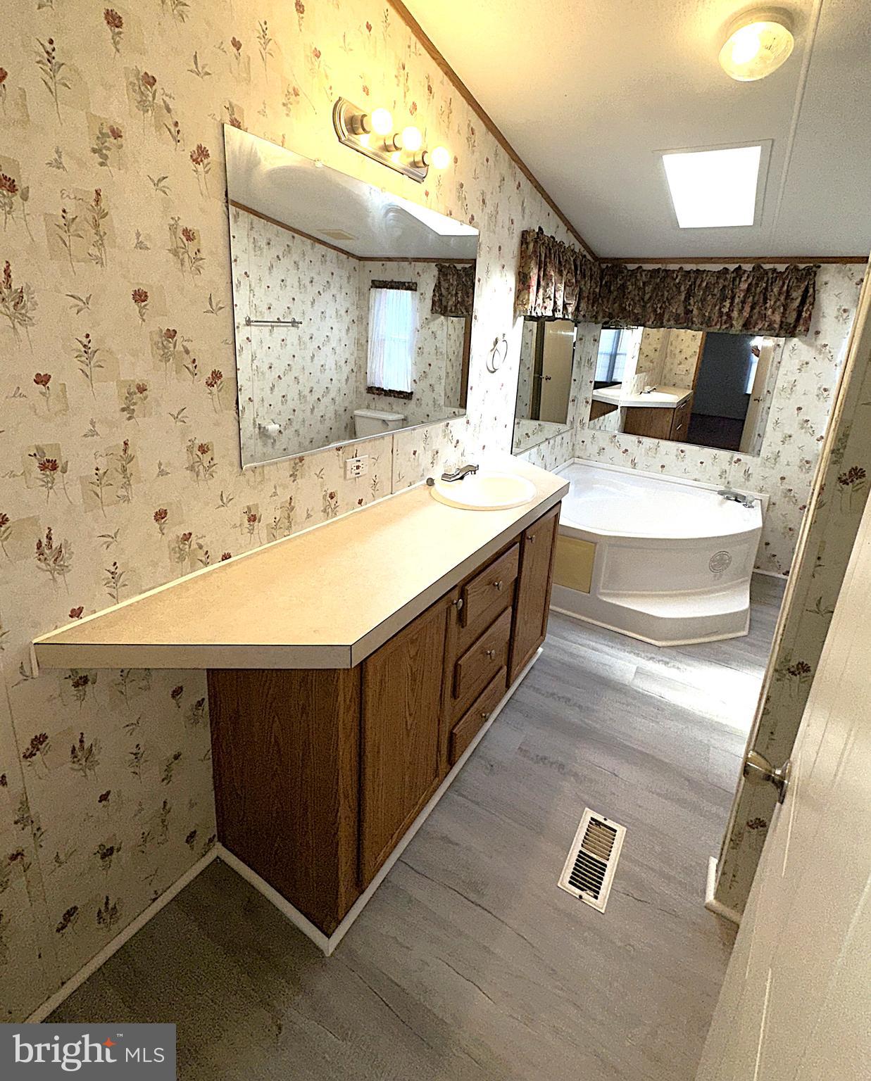 MIDWAY MOBILE VILLAGE - Residential