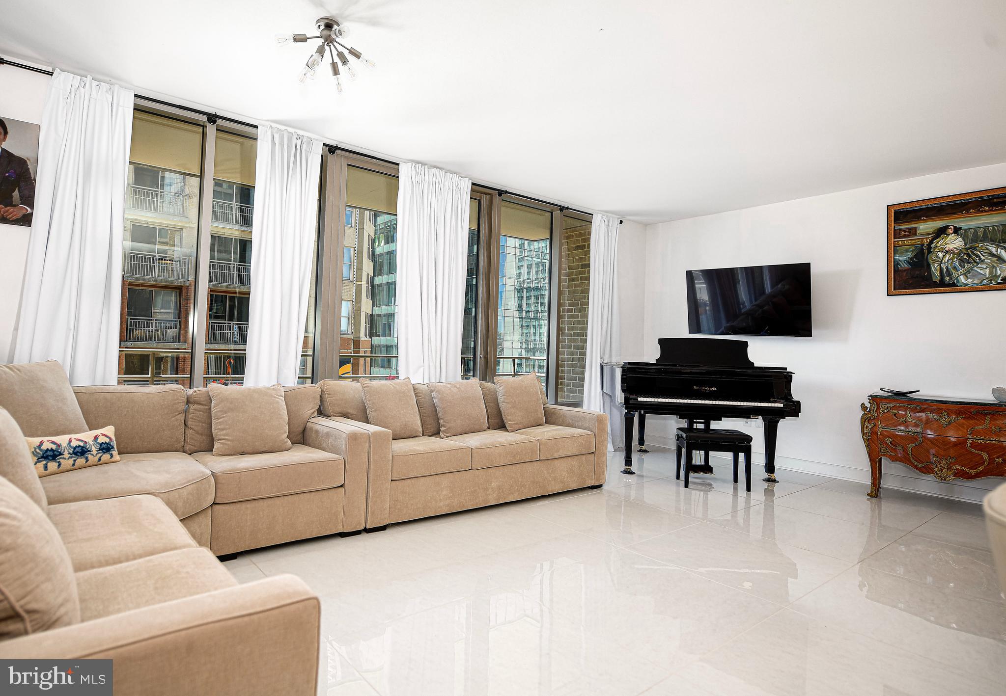 HARBOR EAST - Residential
