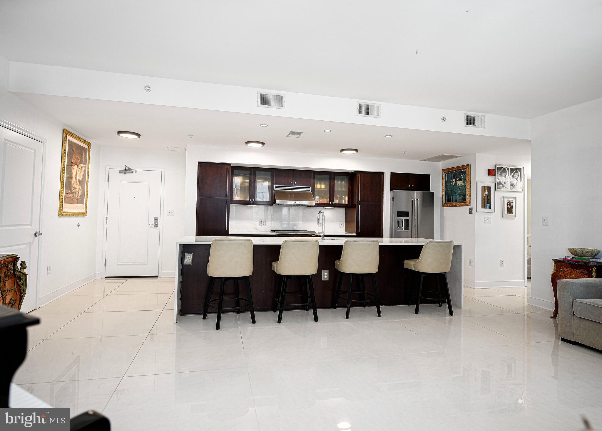 HARBOR EAST - Residential