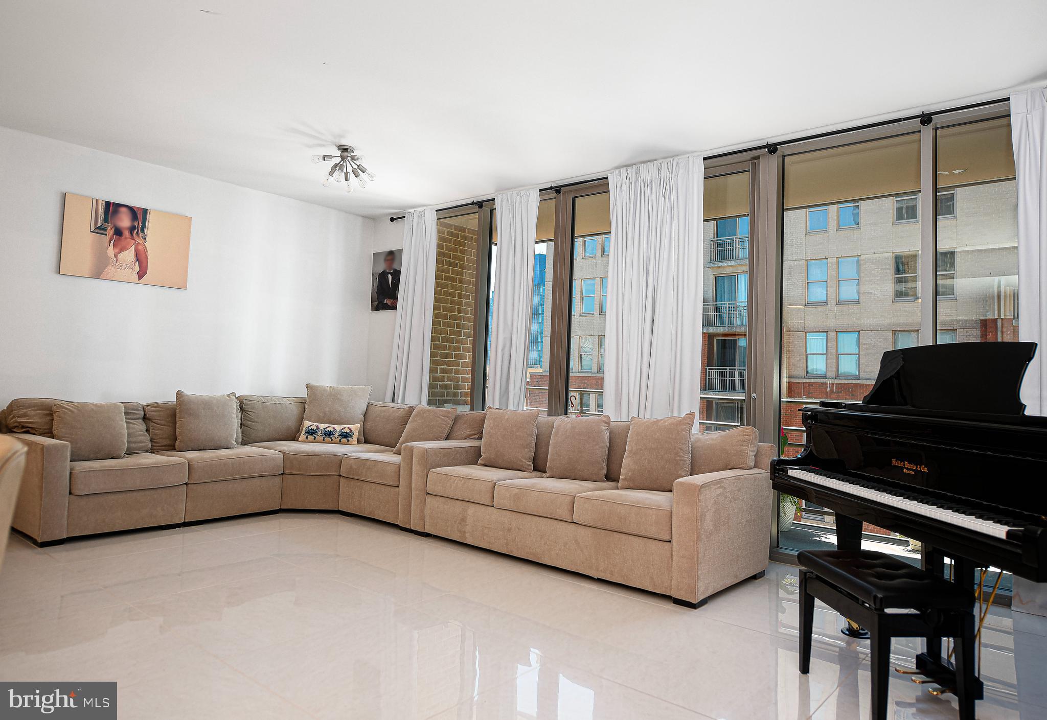 HARBOR EAST - Residential