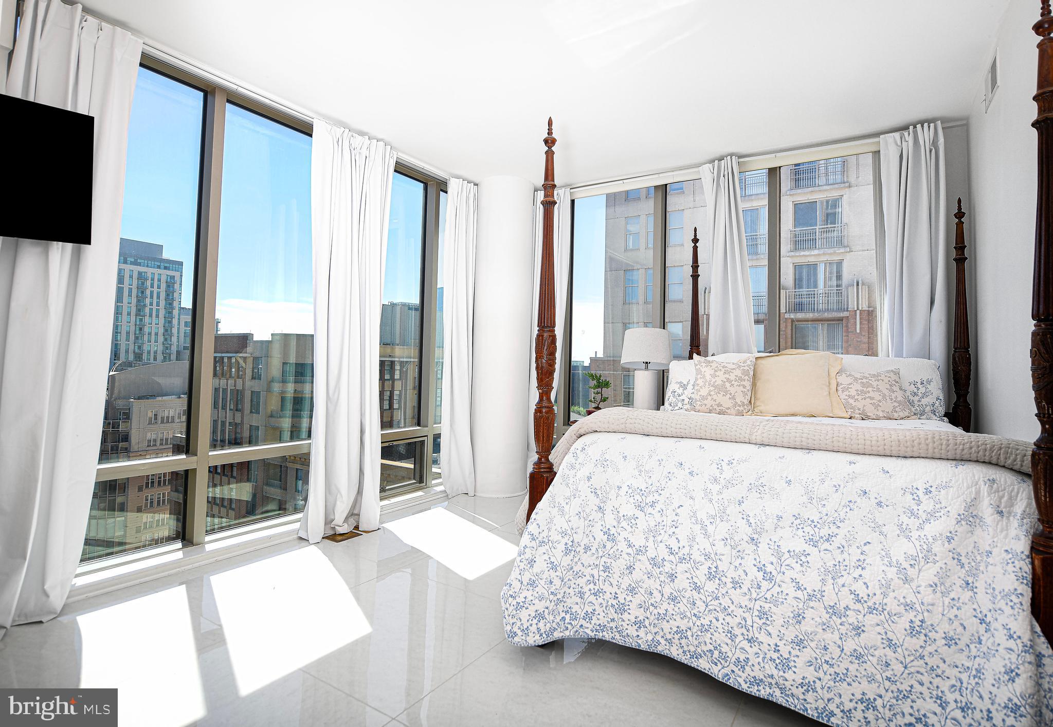HARBOR EAST - Residential