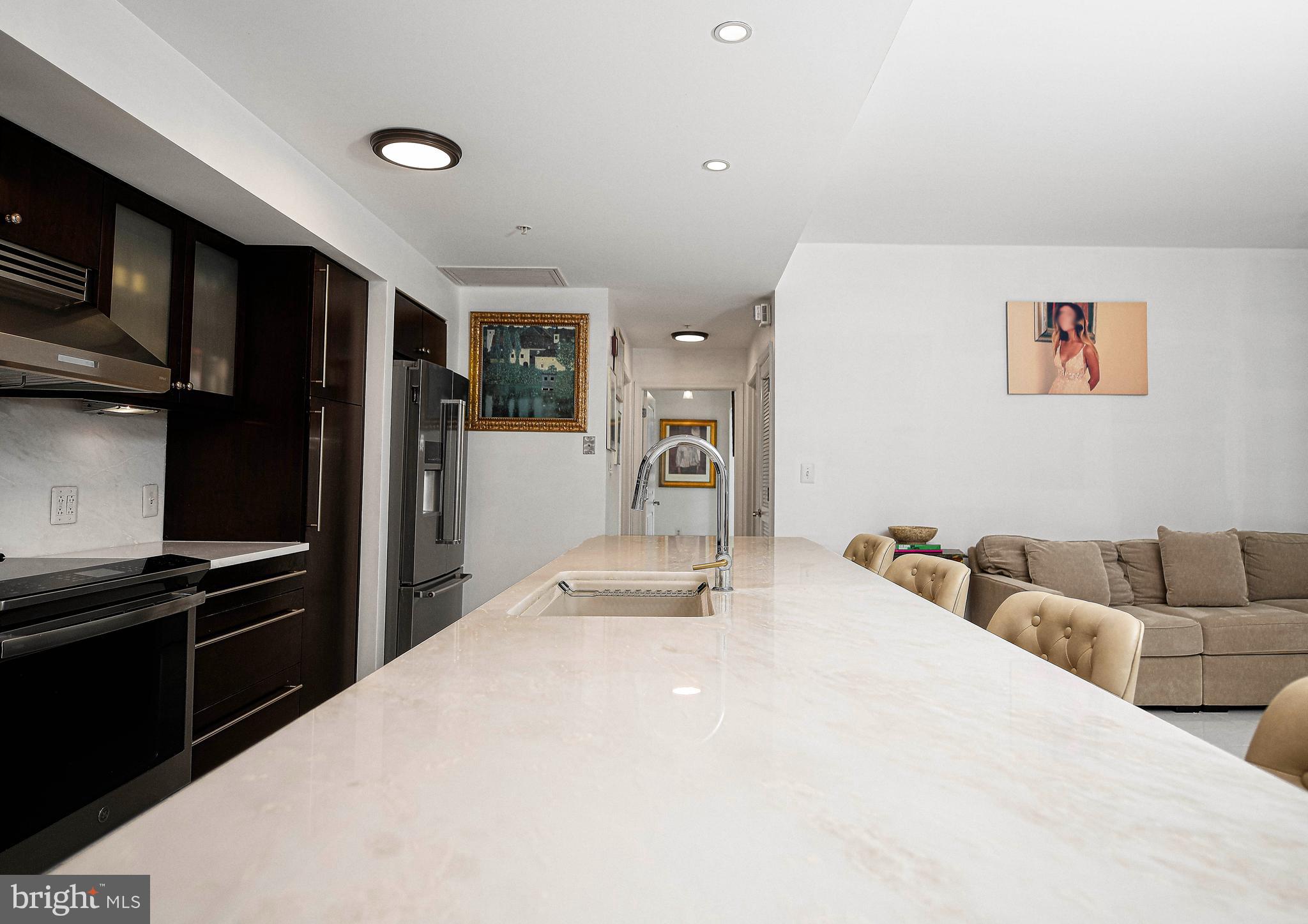 HARBOR EAST - Residential
