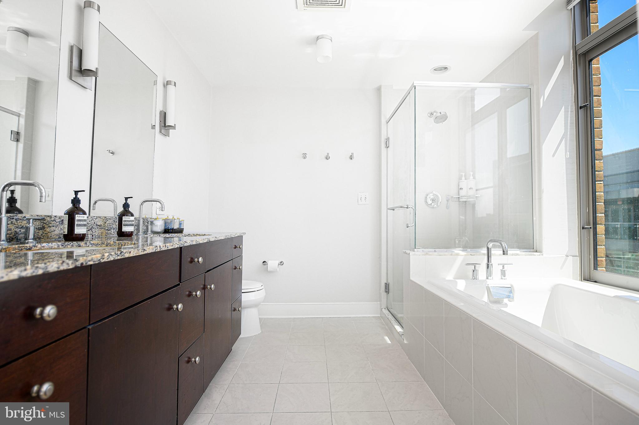 HARBOR EAST - Residential