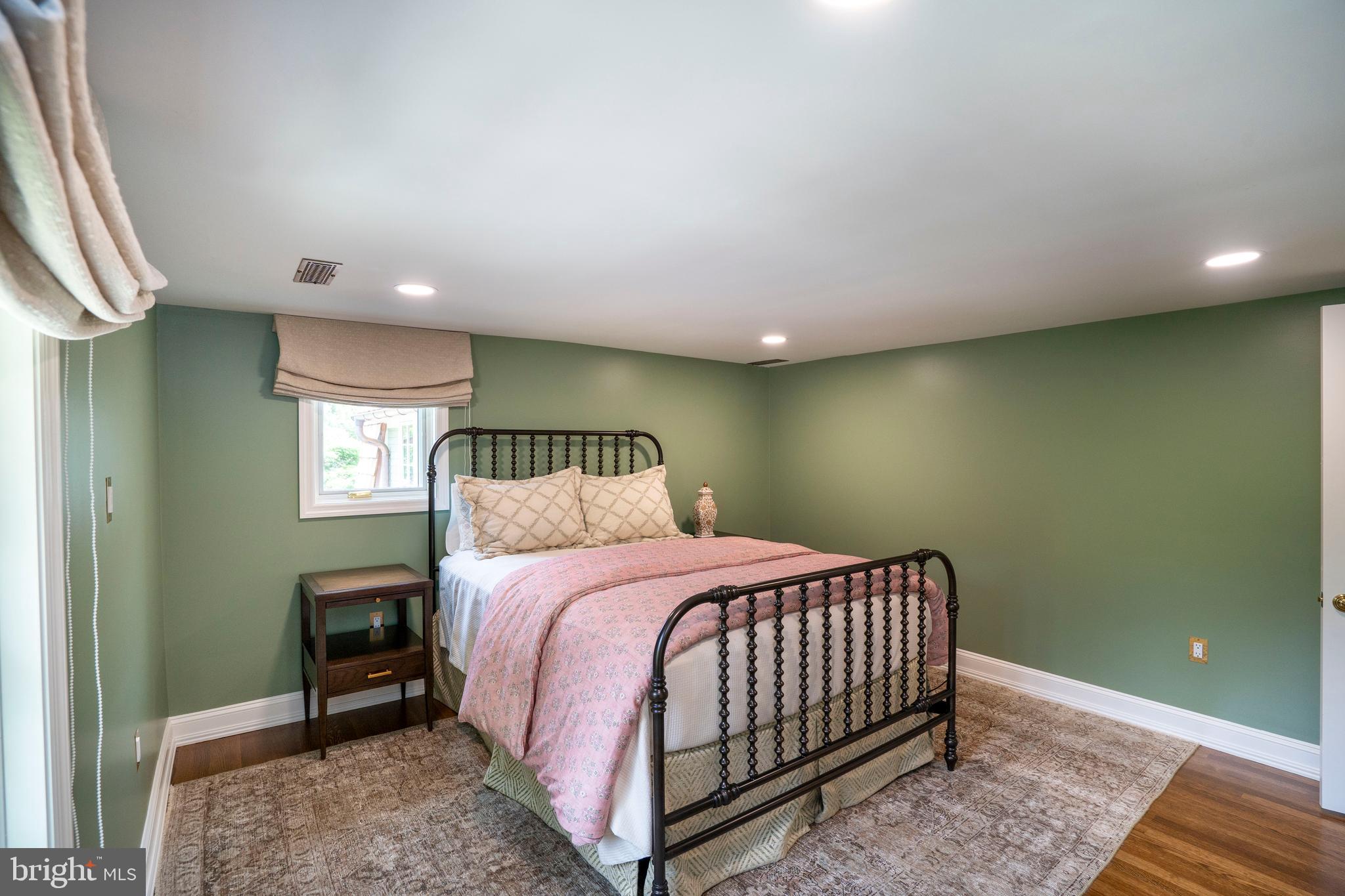 COLLEGE HEIGHTS - Residential