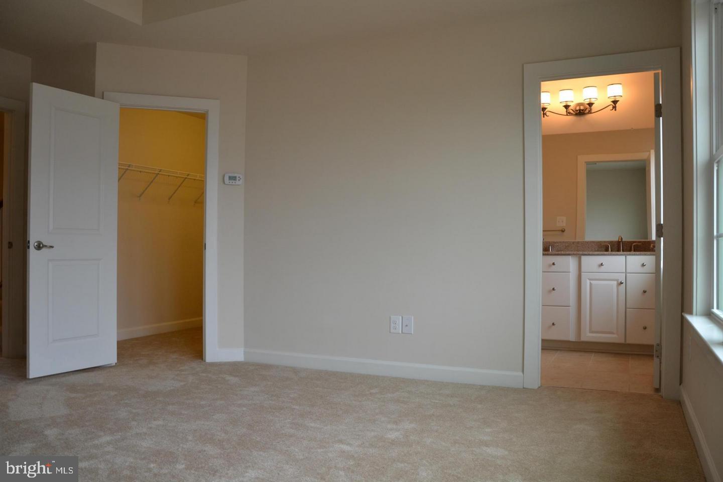 DISCOVERY SQUARE - Residential Lease