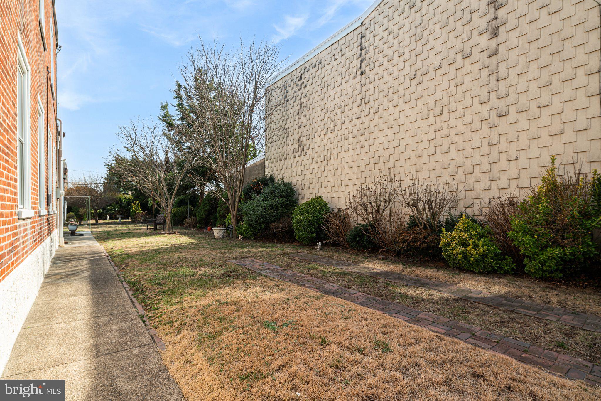BRIDESBURG - Residential