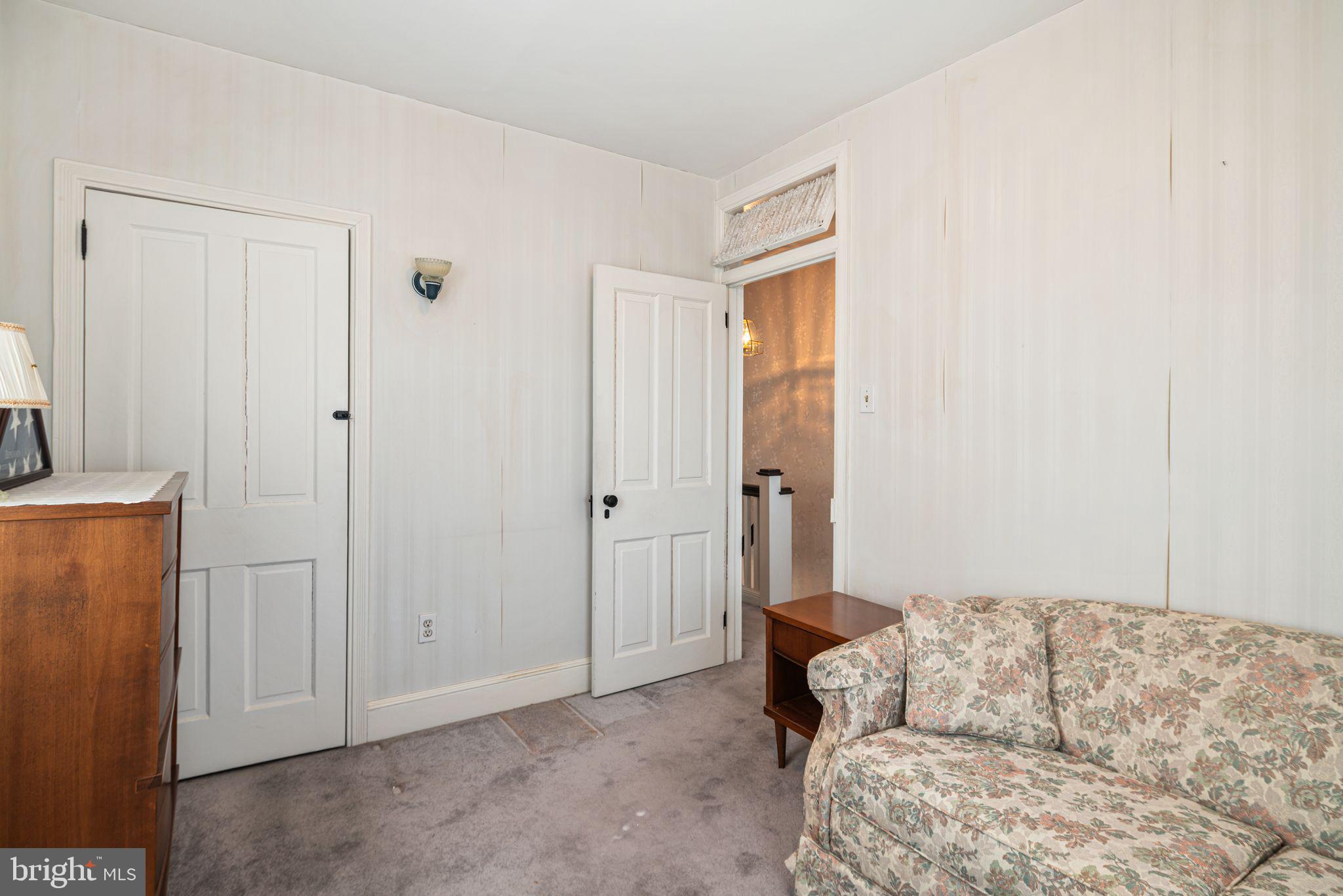 BRIDESBURG - Residential