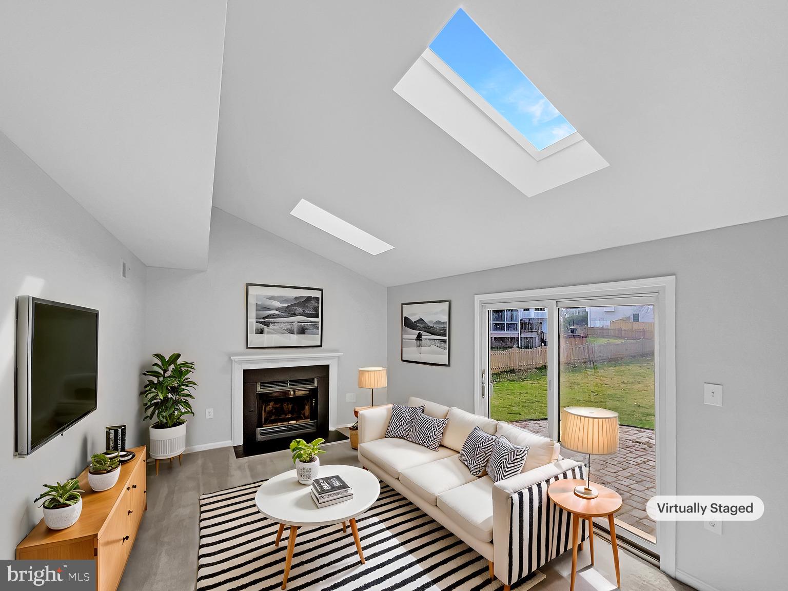 KINGSTON CHASE - Residential