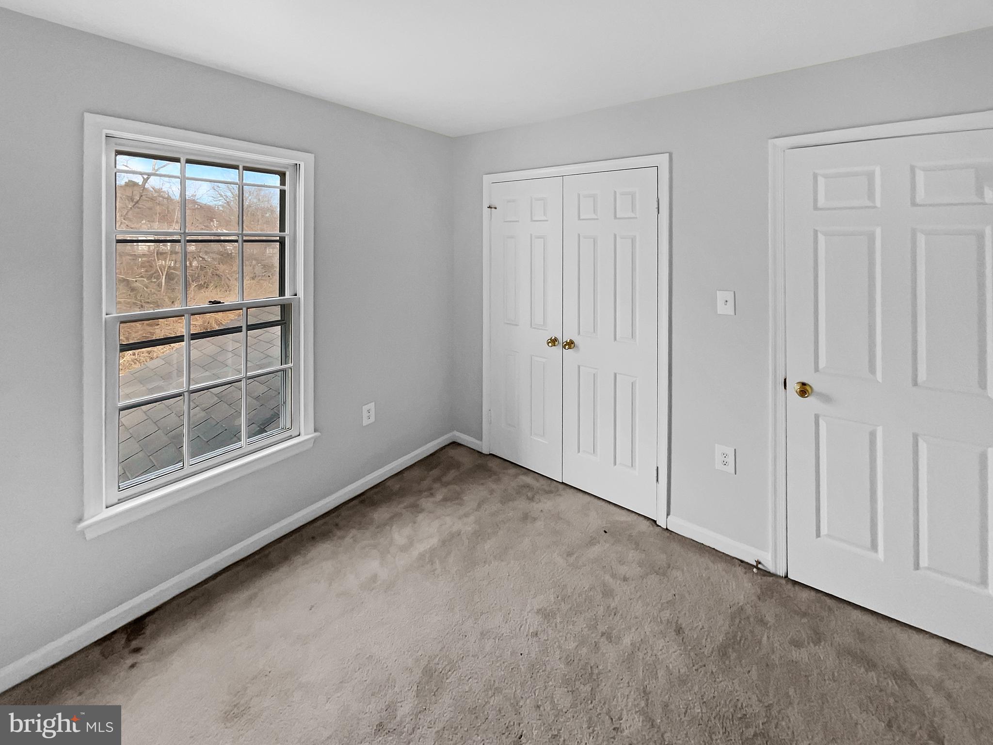 KINGSTON CHASE - Residential