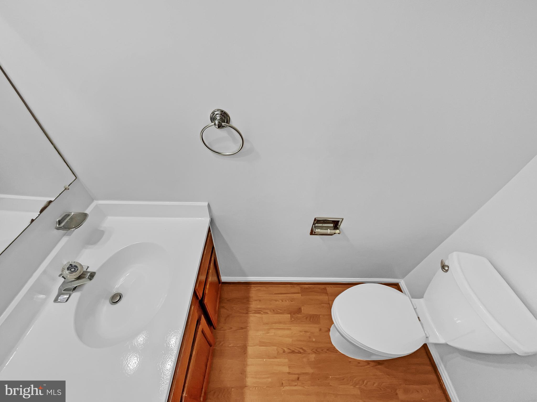 KINGSTON CHASE - Residential