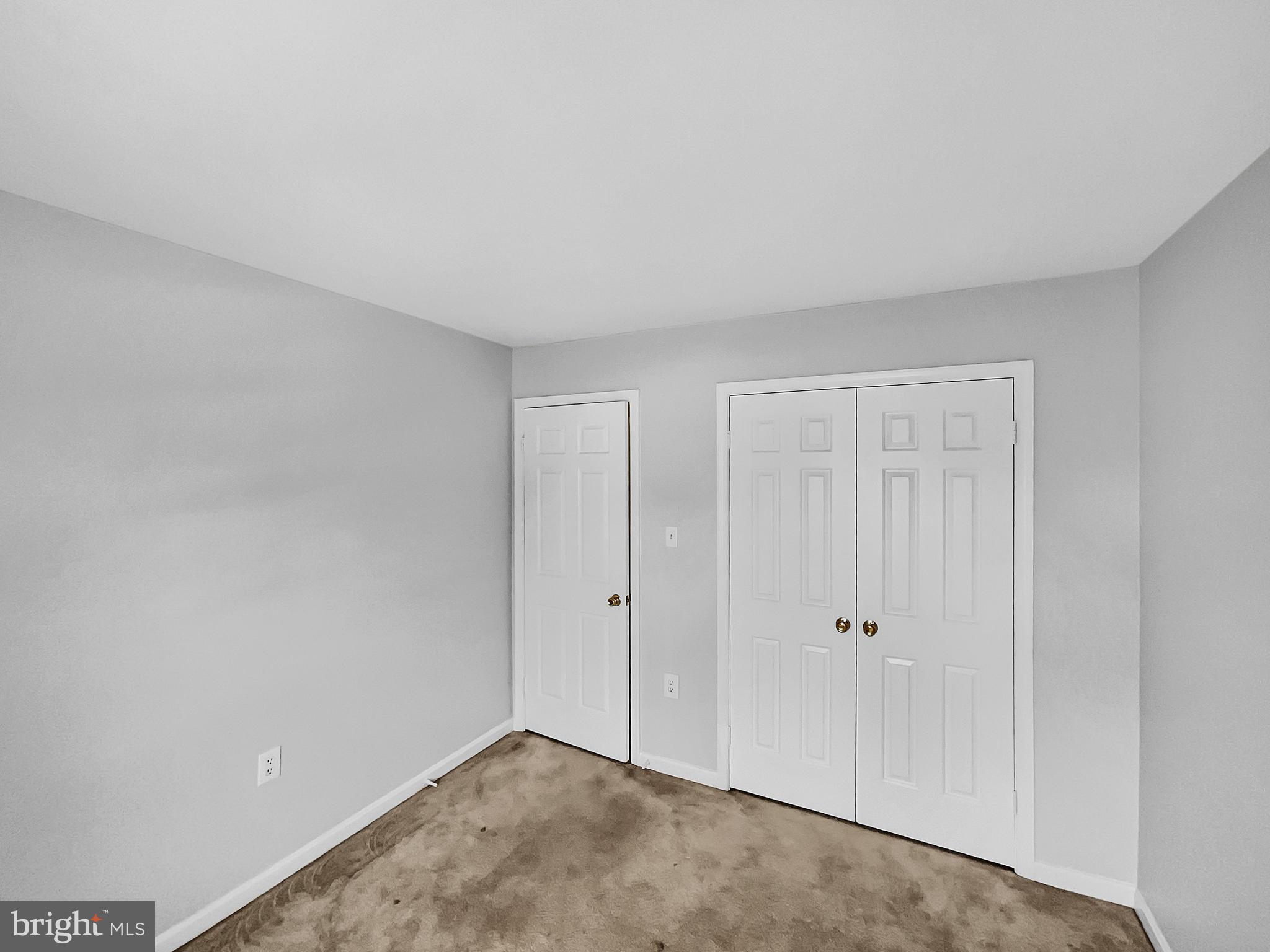 KINGSTON CHASE - Residential
