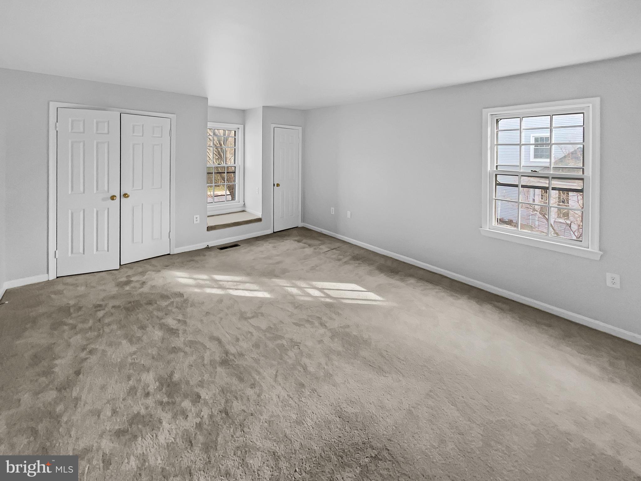 KINGSTON CHASE - Residential
