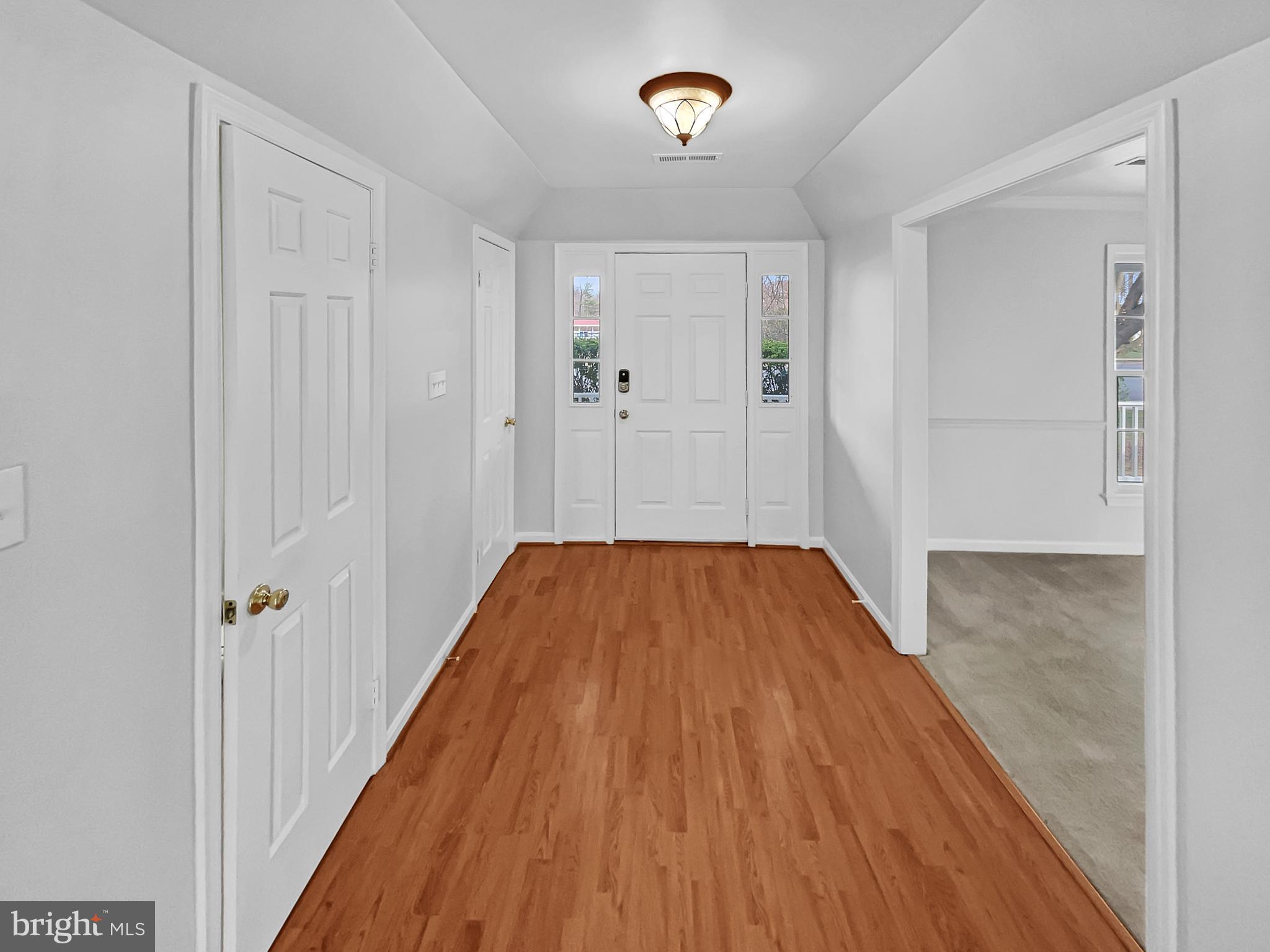 KINGSTON CHASE - Residential