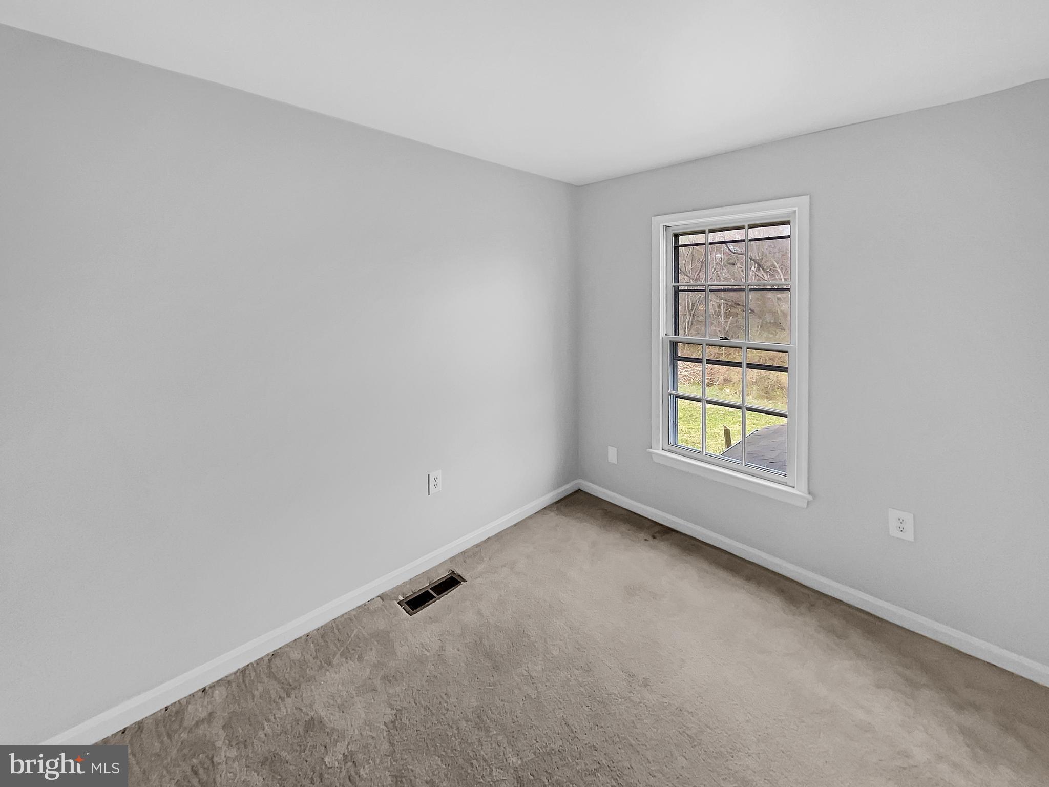 KINGSTON CHASE - Residential