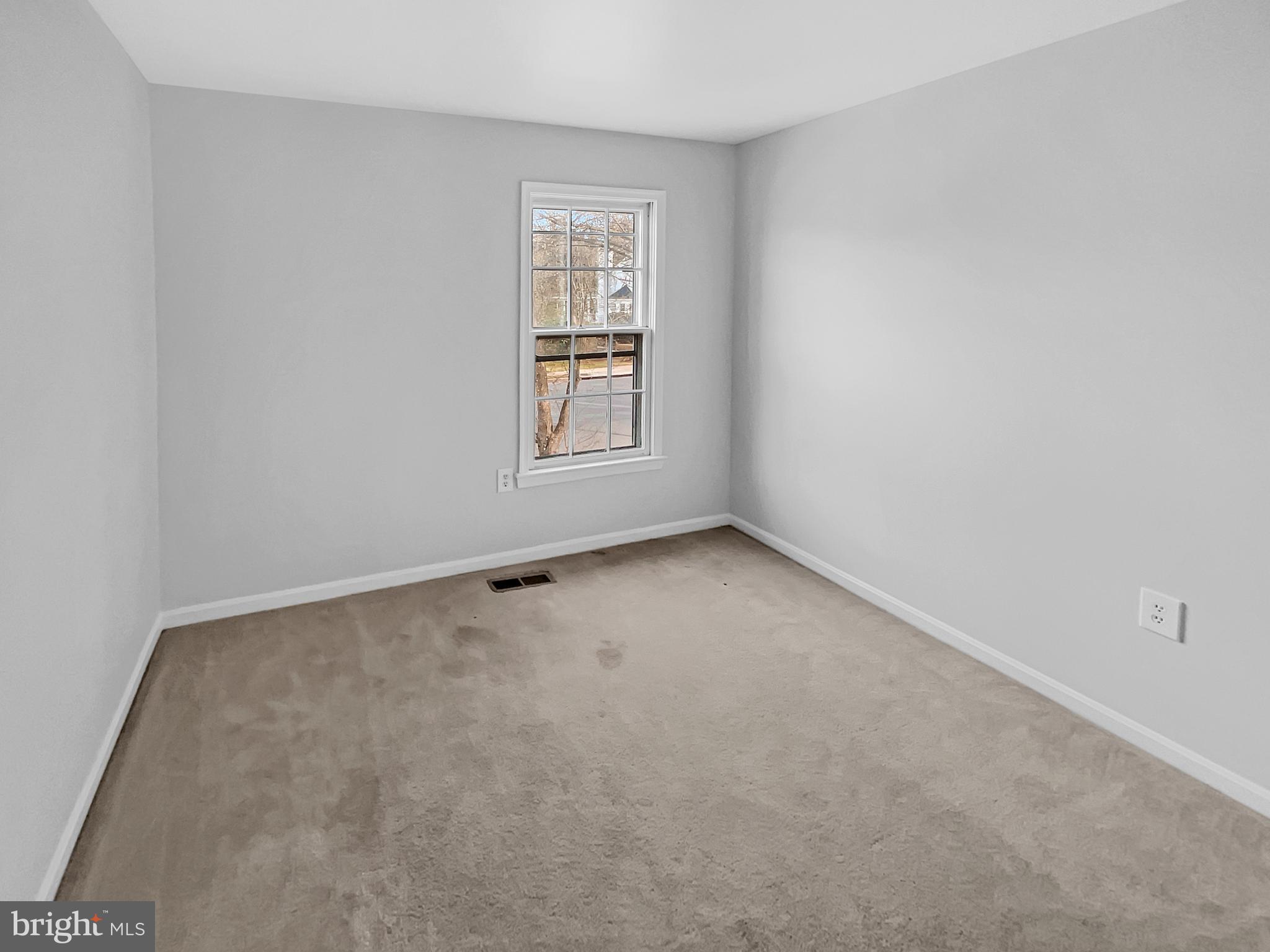 KINGSTON CHASE - Residential