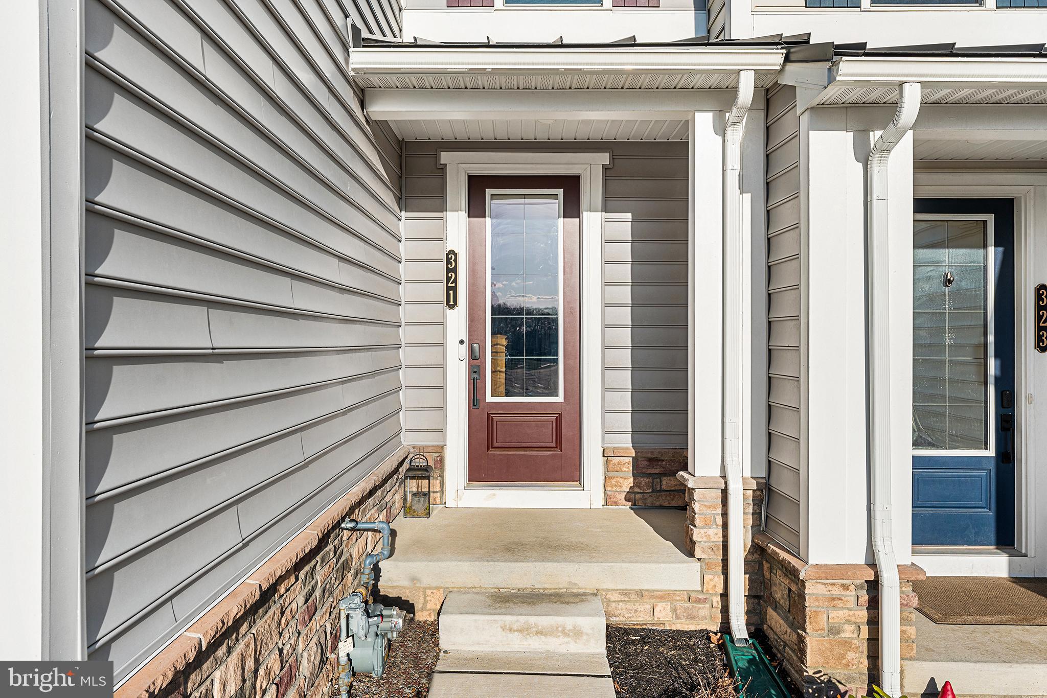 PONDS EDGE - Residential