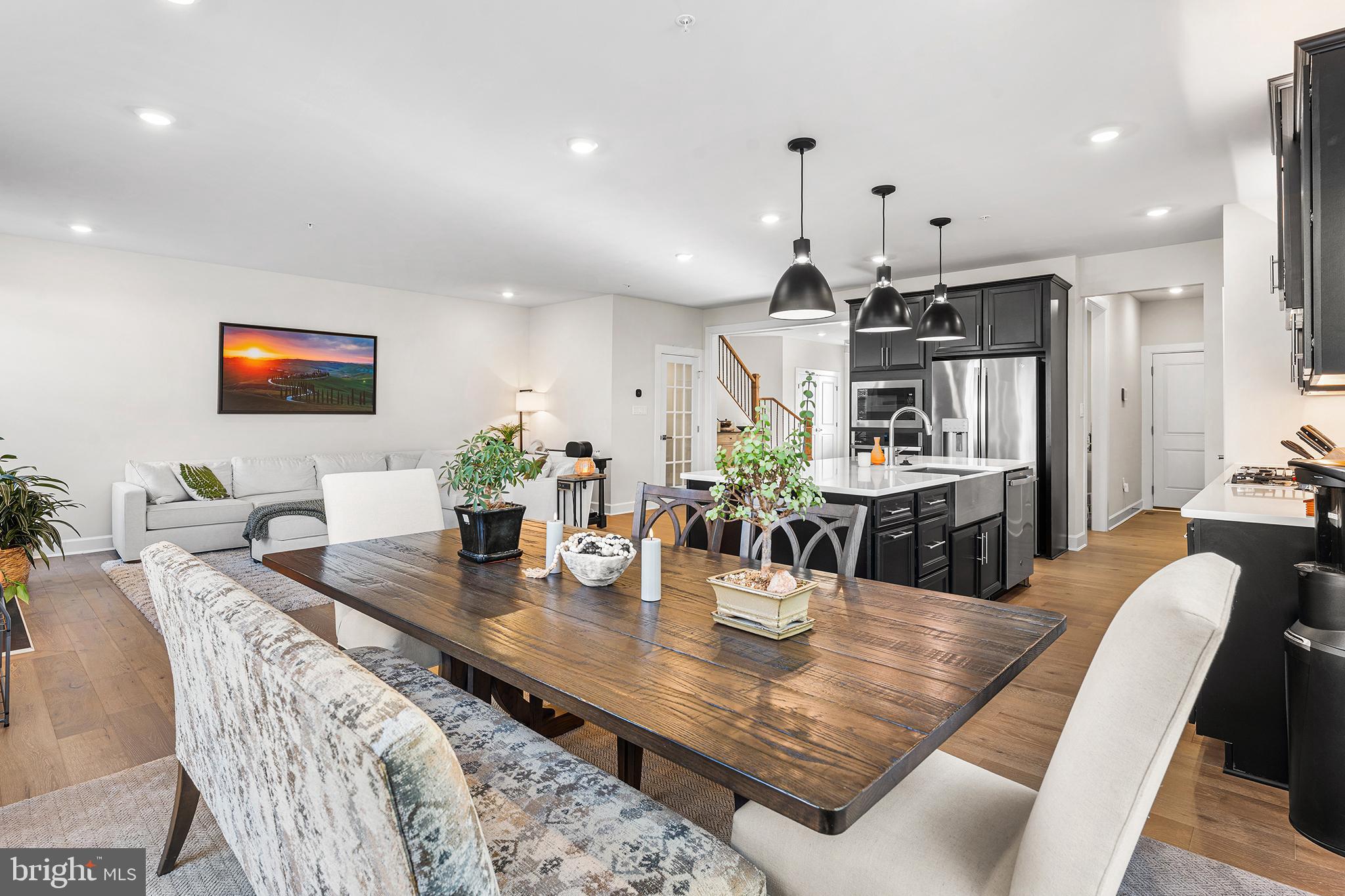 PONDS EDGE - Residential