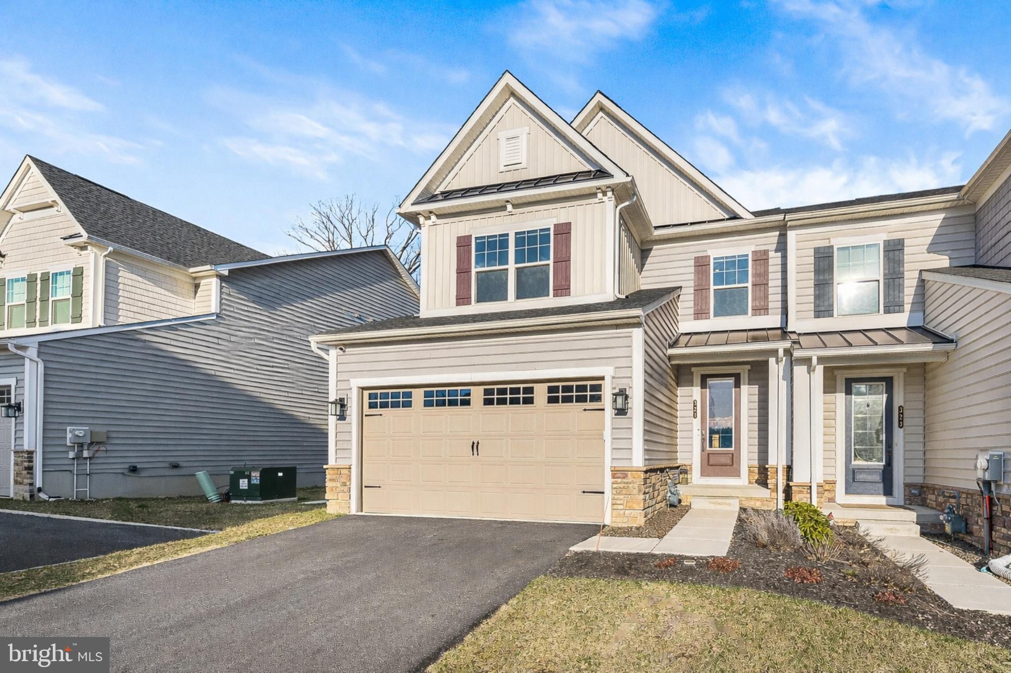 PONDS EDGE - Residential