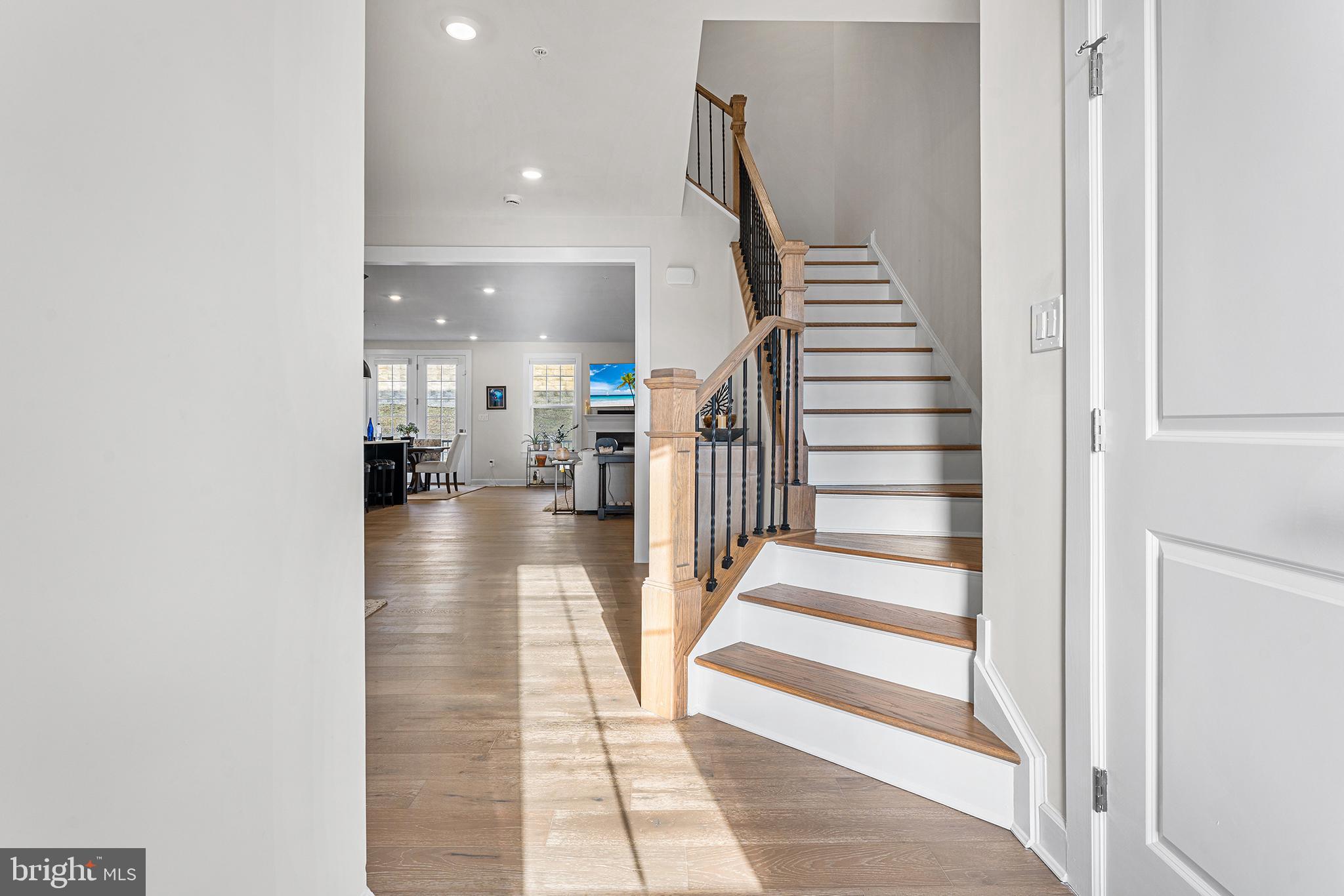 PONDS EDGE - Residential