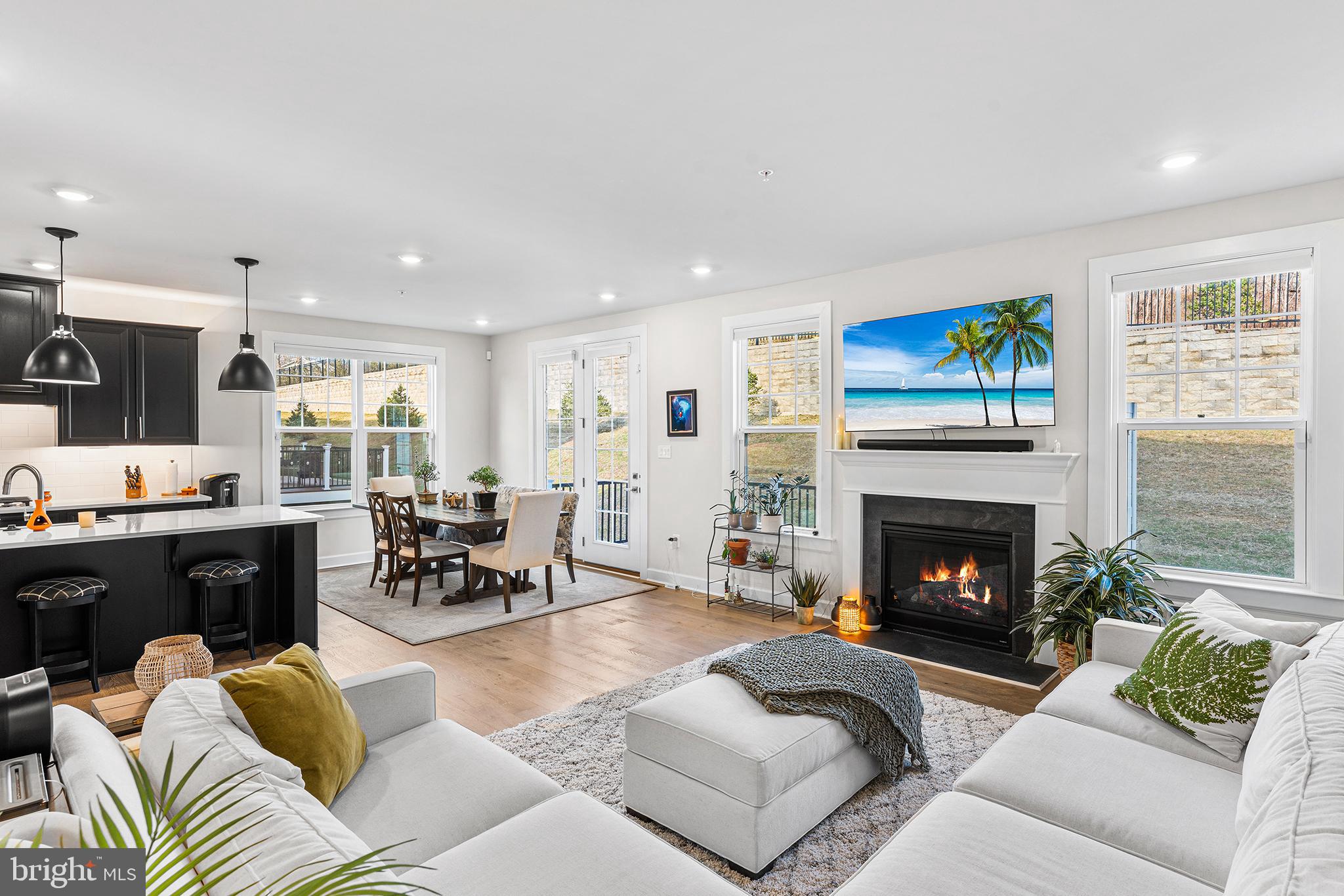 PONDS EDGE - Residential