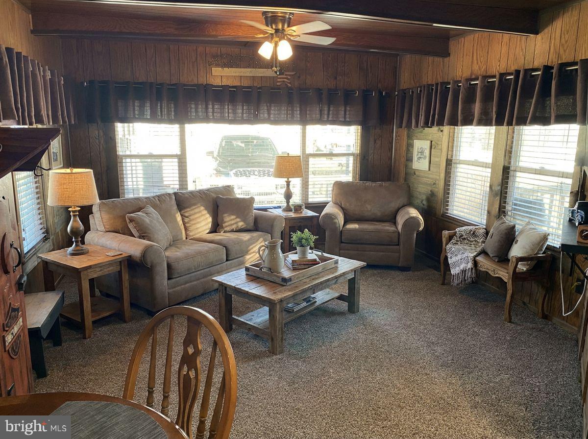 GLEN OAKS - Residential