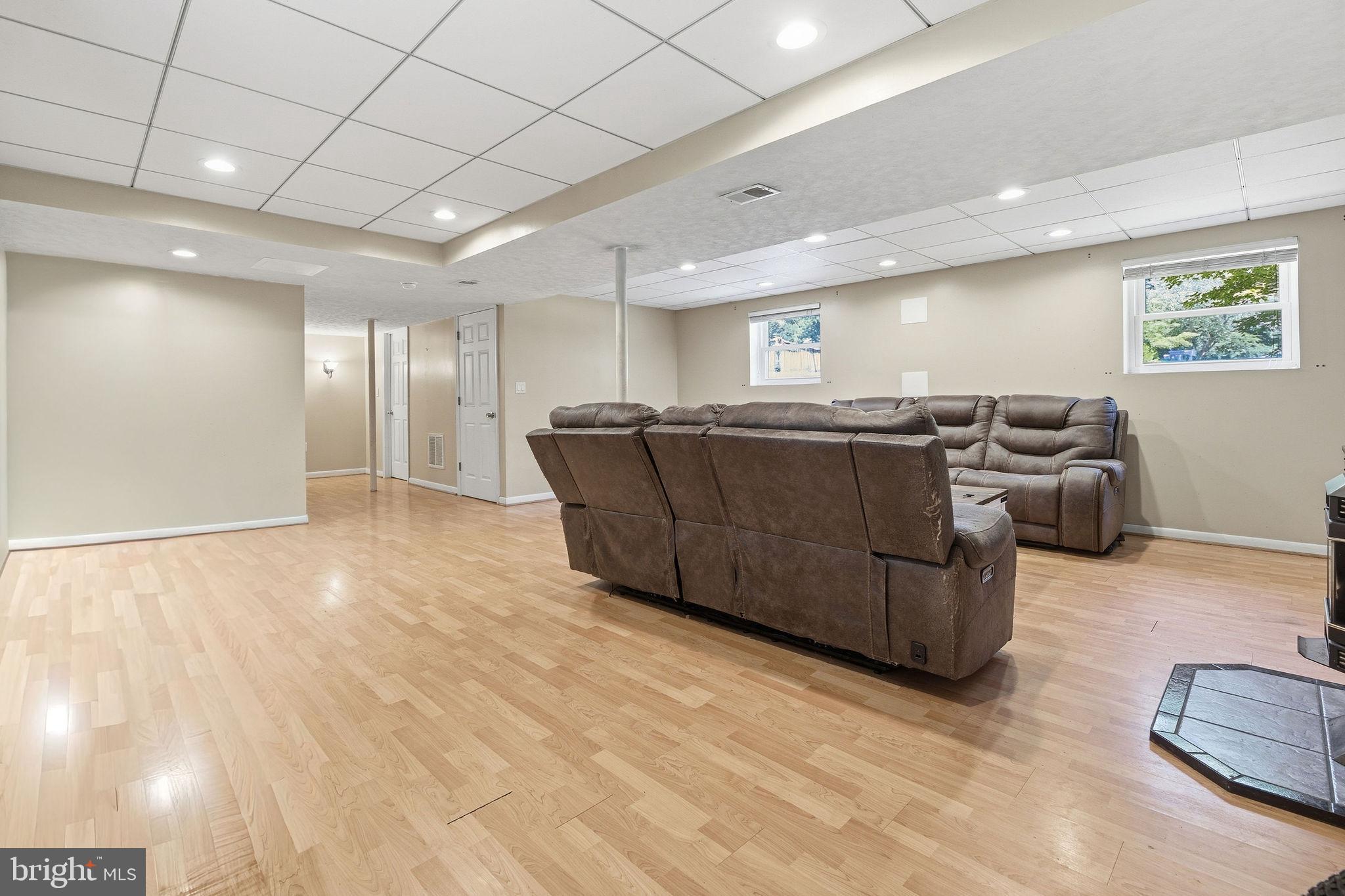 LAUREL RIDGE - Residential