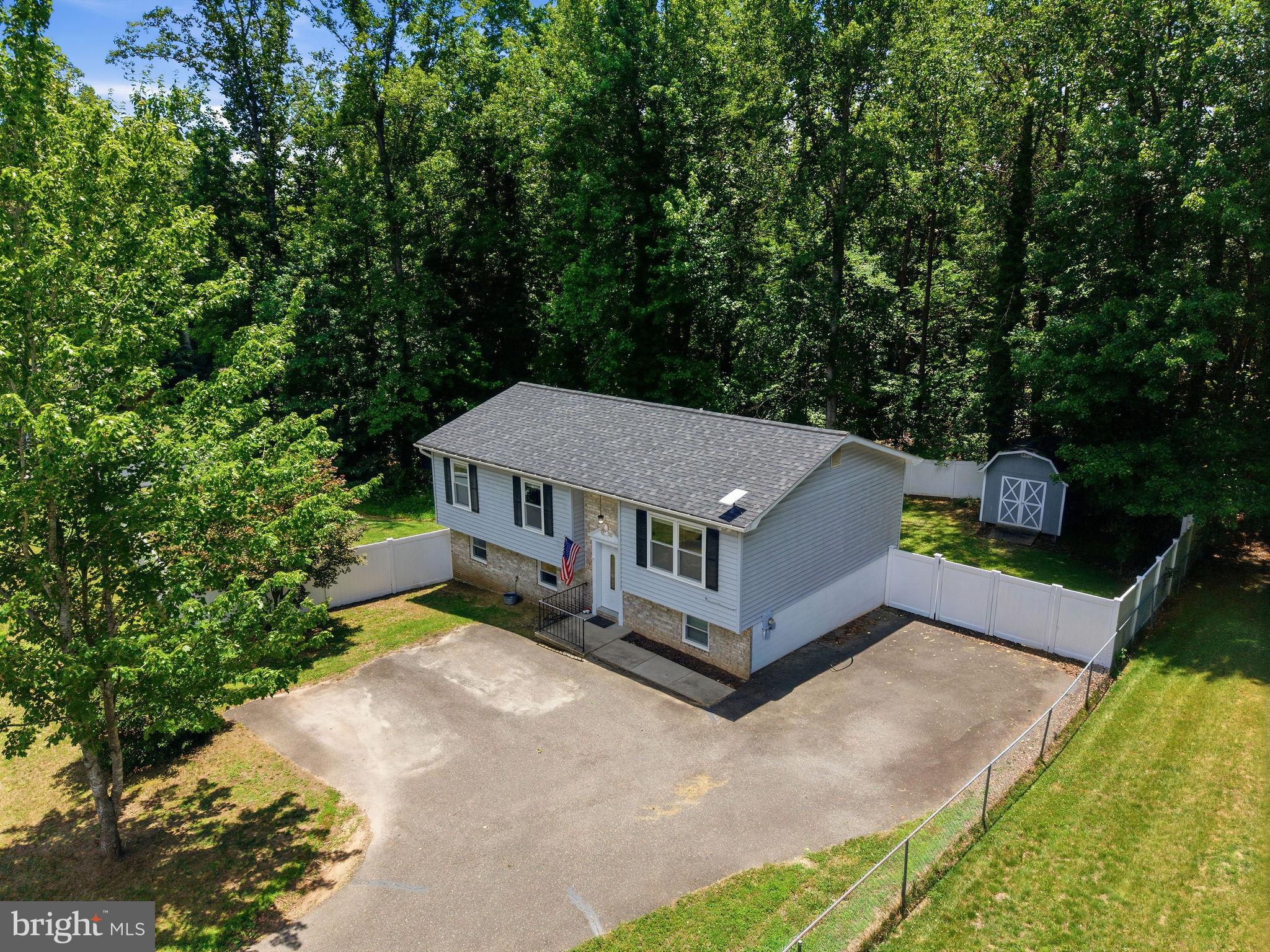 LAUREL RIDGE - Residential