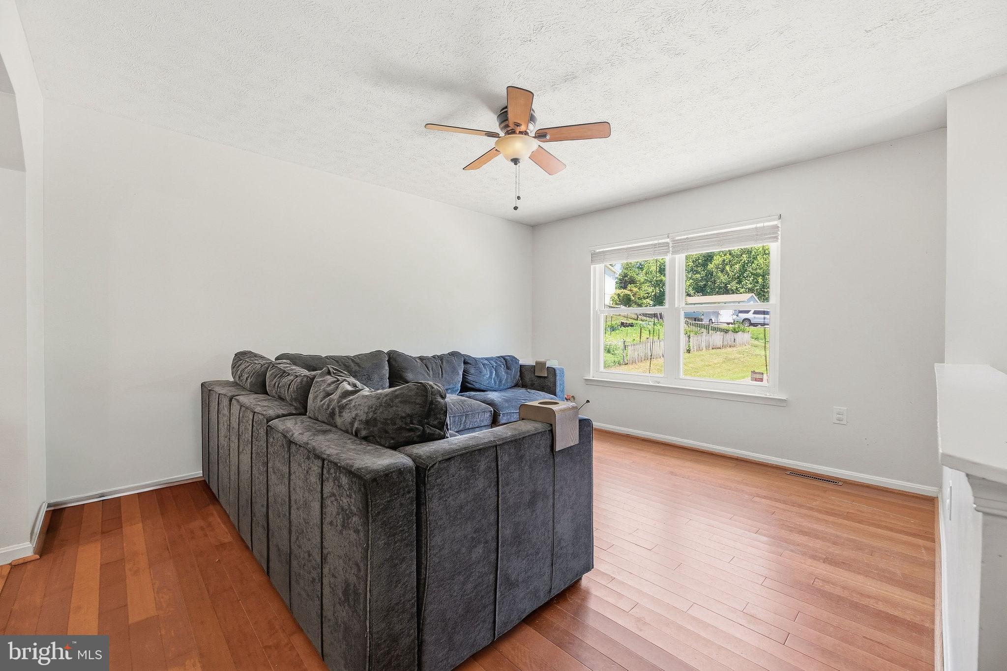 LAUREL RIDGE - Residential