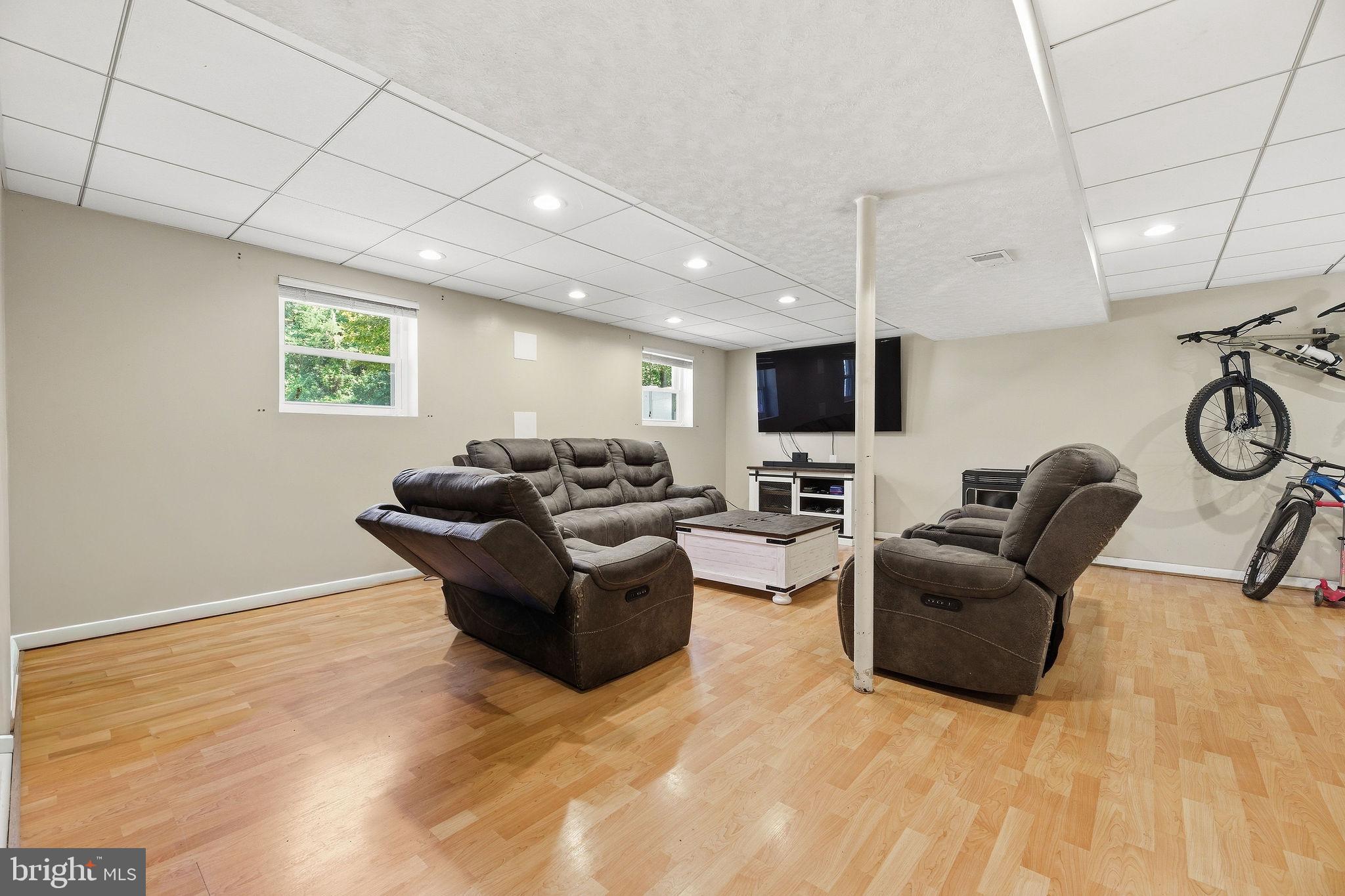 LAUREL RIDGE - Residential