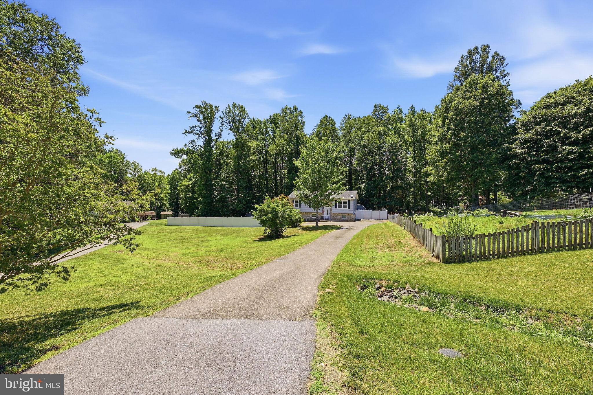 LAUREL RIDGE - Residential