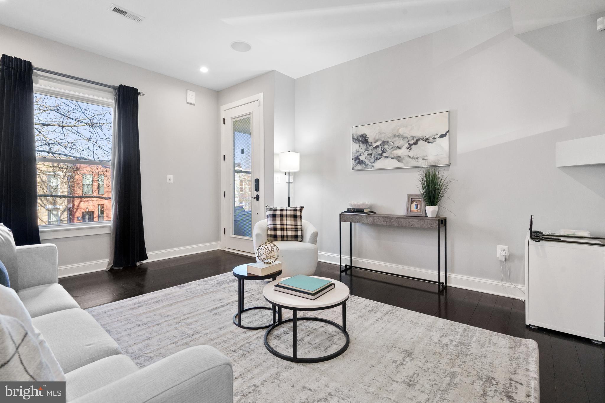 TRUXTON CIRCLE - Residential