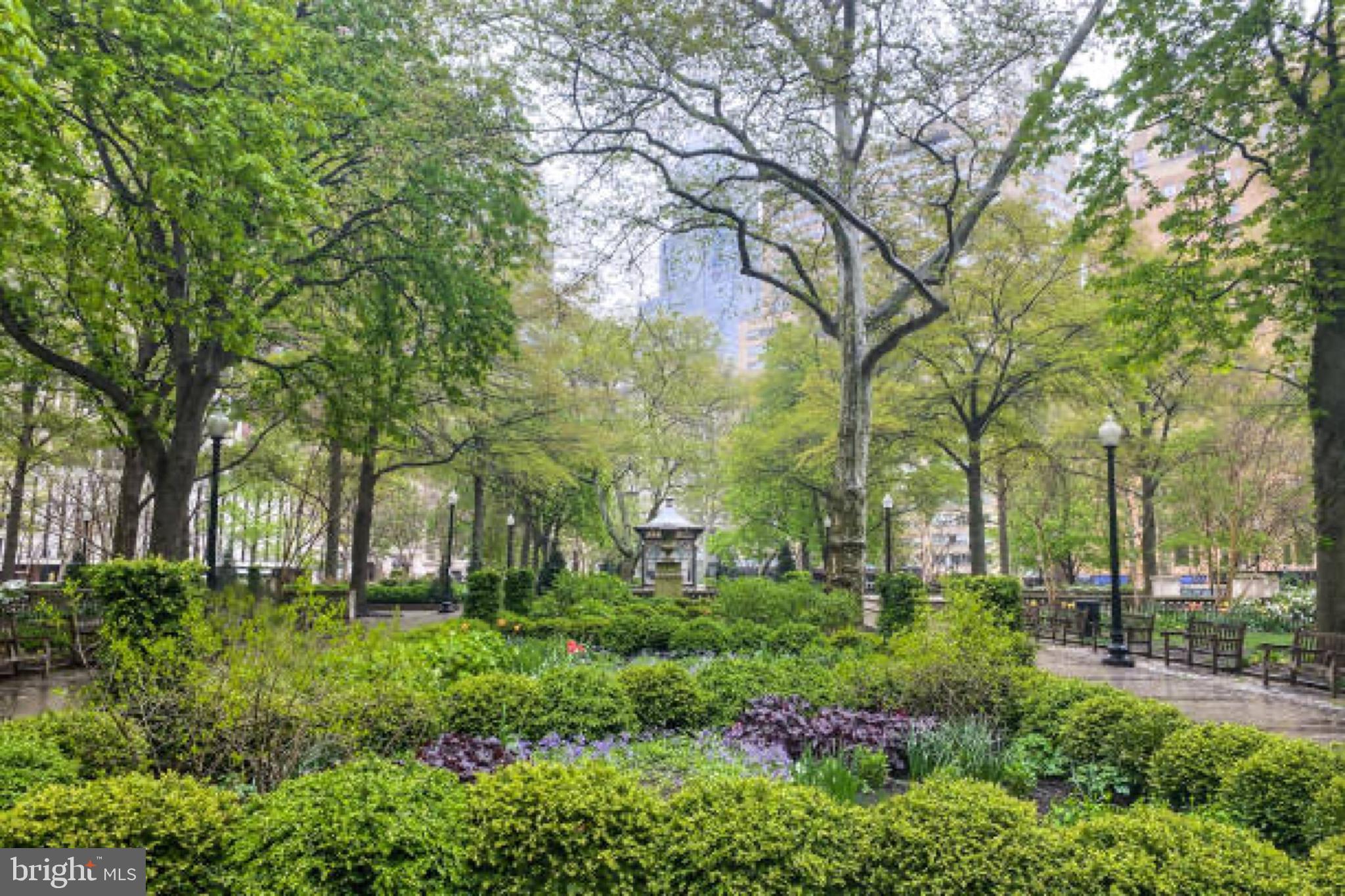 RITTENHOUSE SQUARE - Land