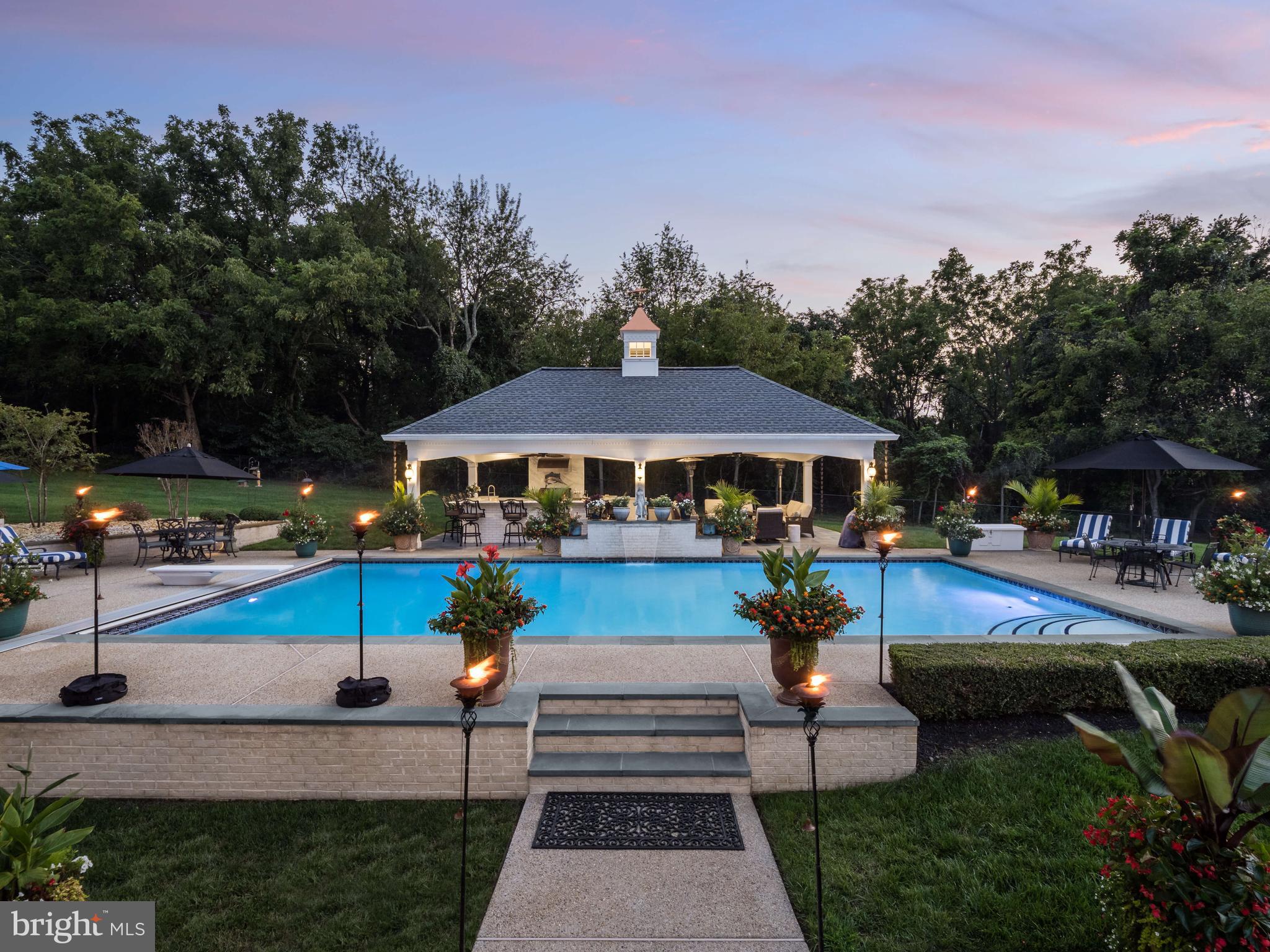 GOVERNORS MANOR - Residential