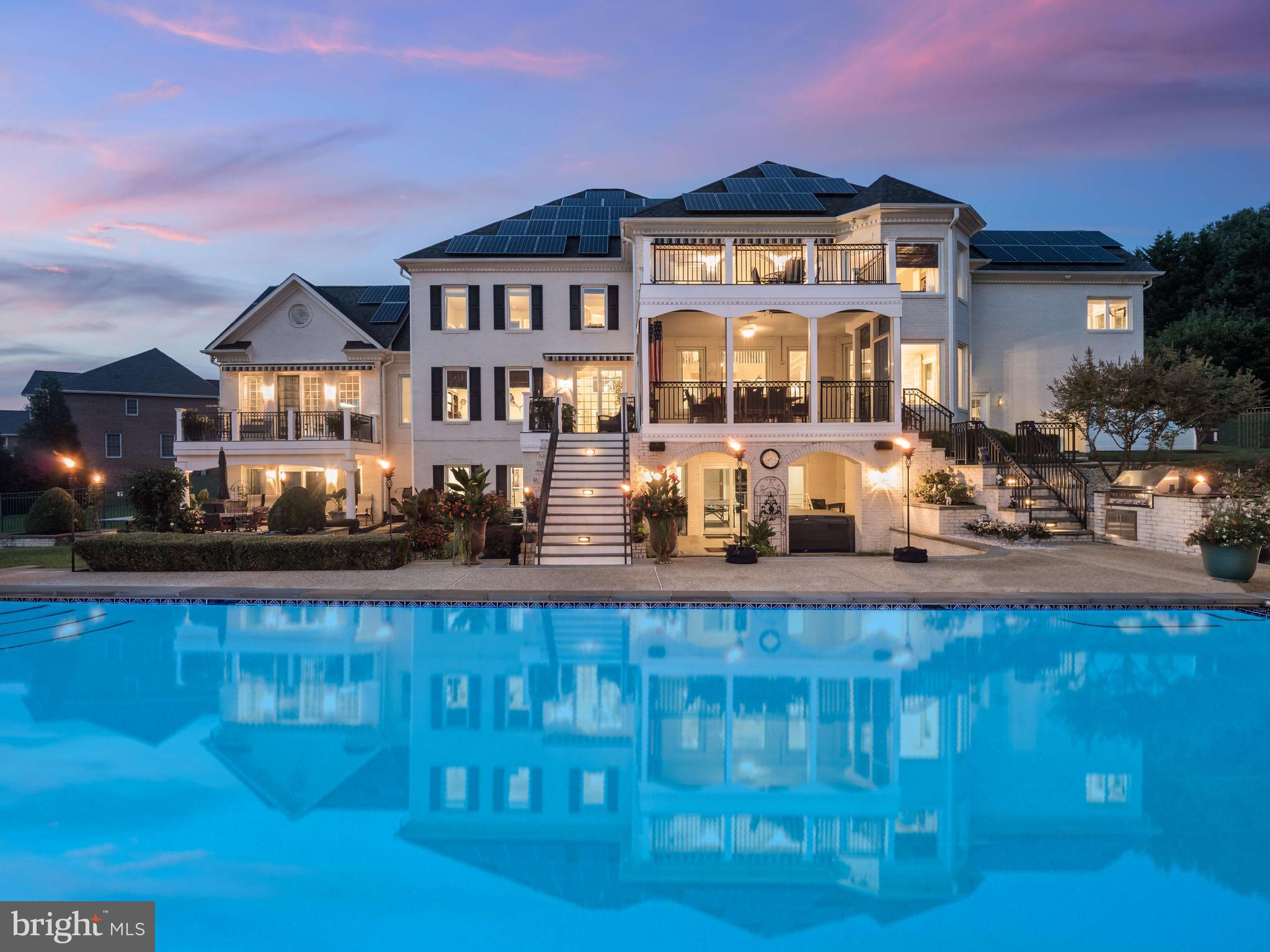 GOVERNORS MANOR - Residential