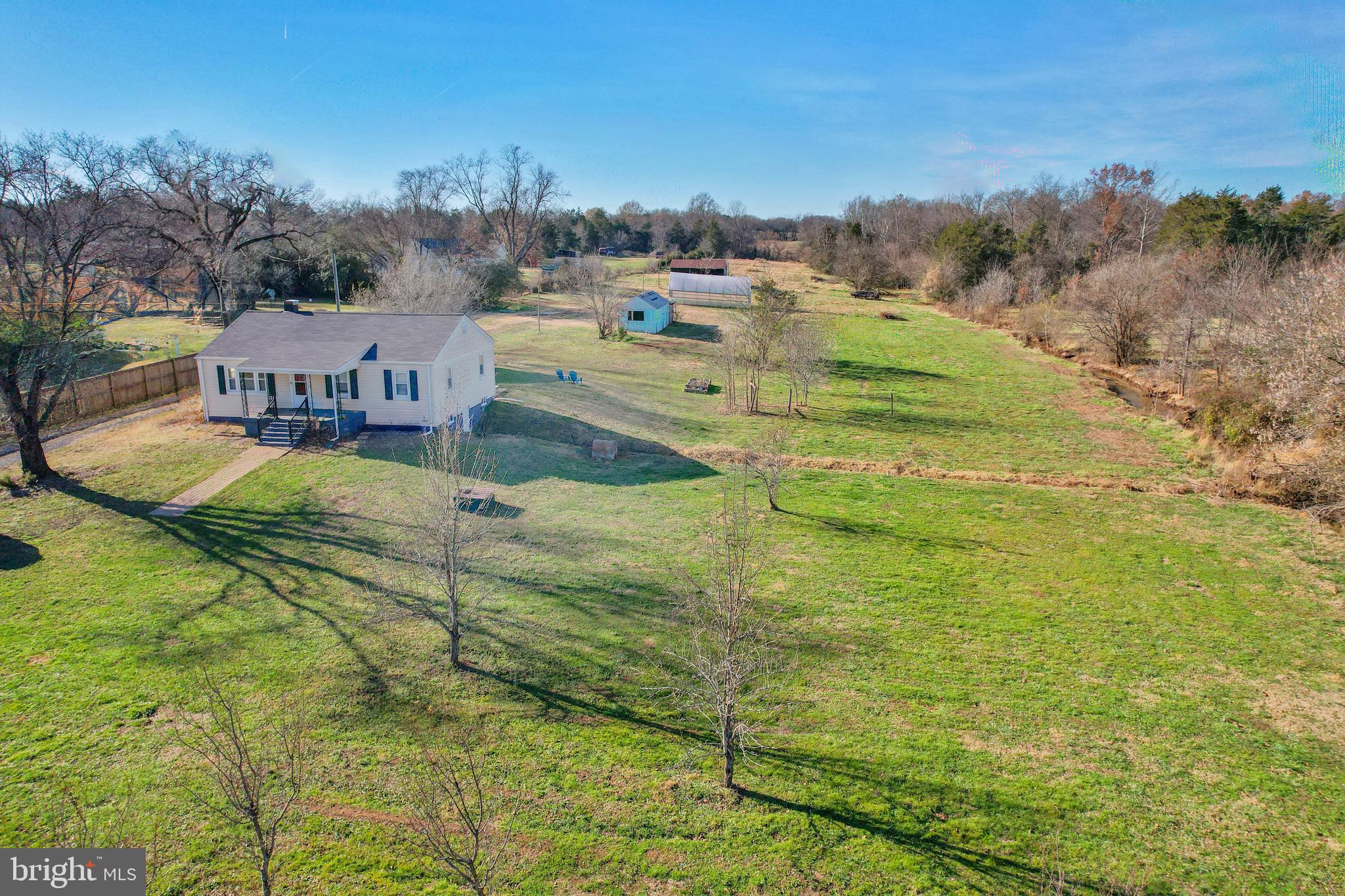 STEVENSBURG - Farm