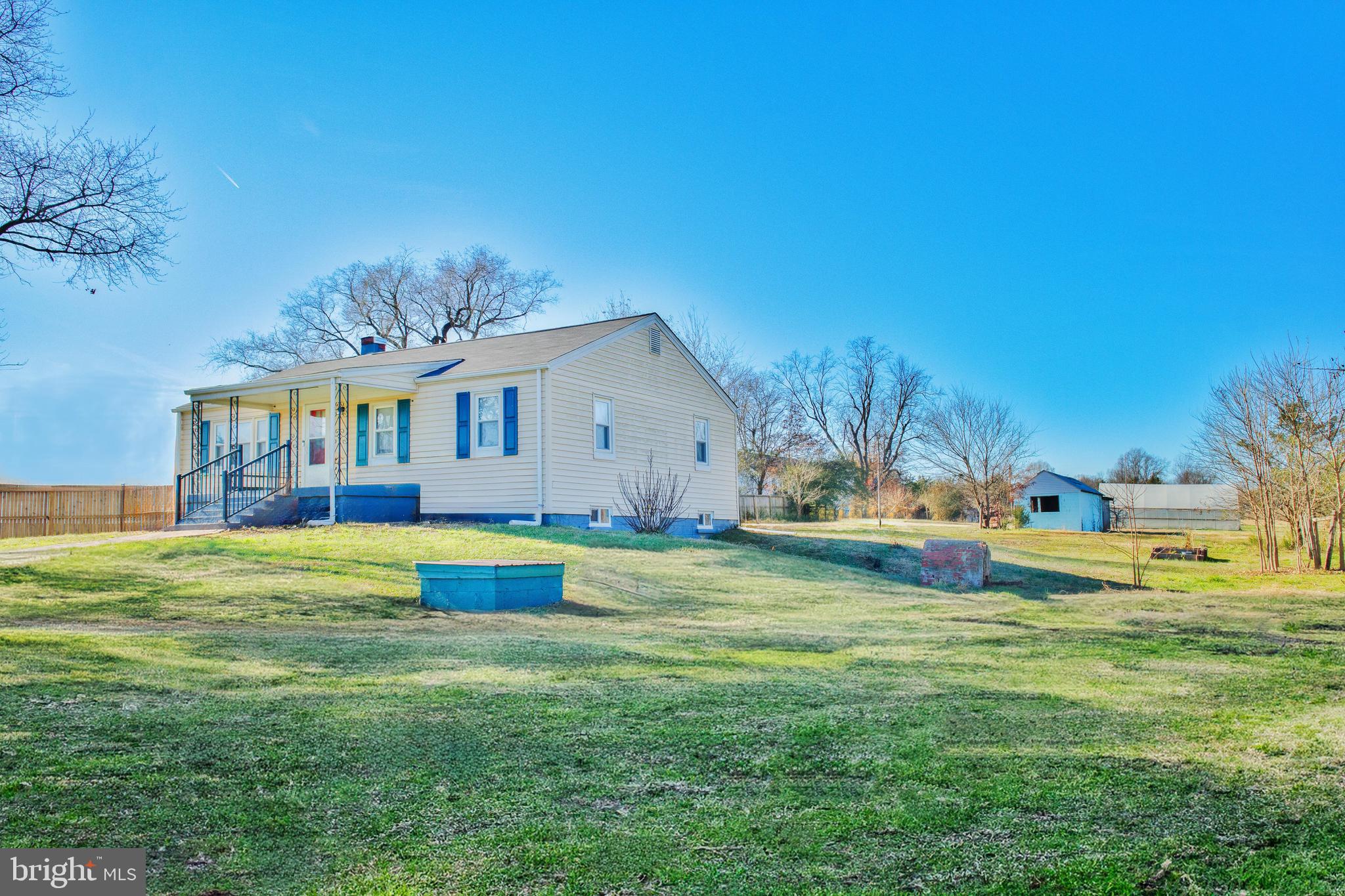 STEVENSBURG - Farm