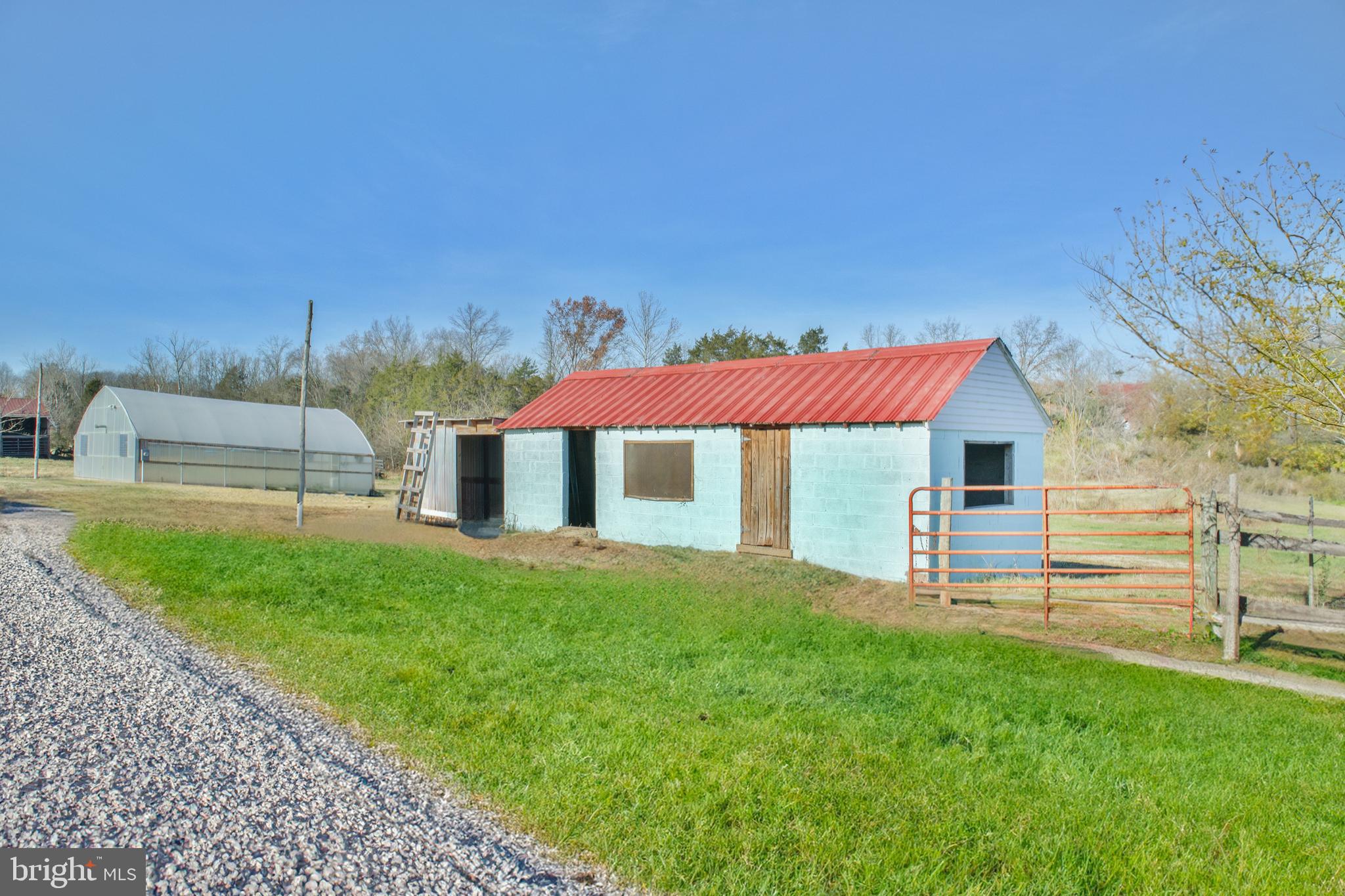 STEVENSBURG - Farm
