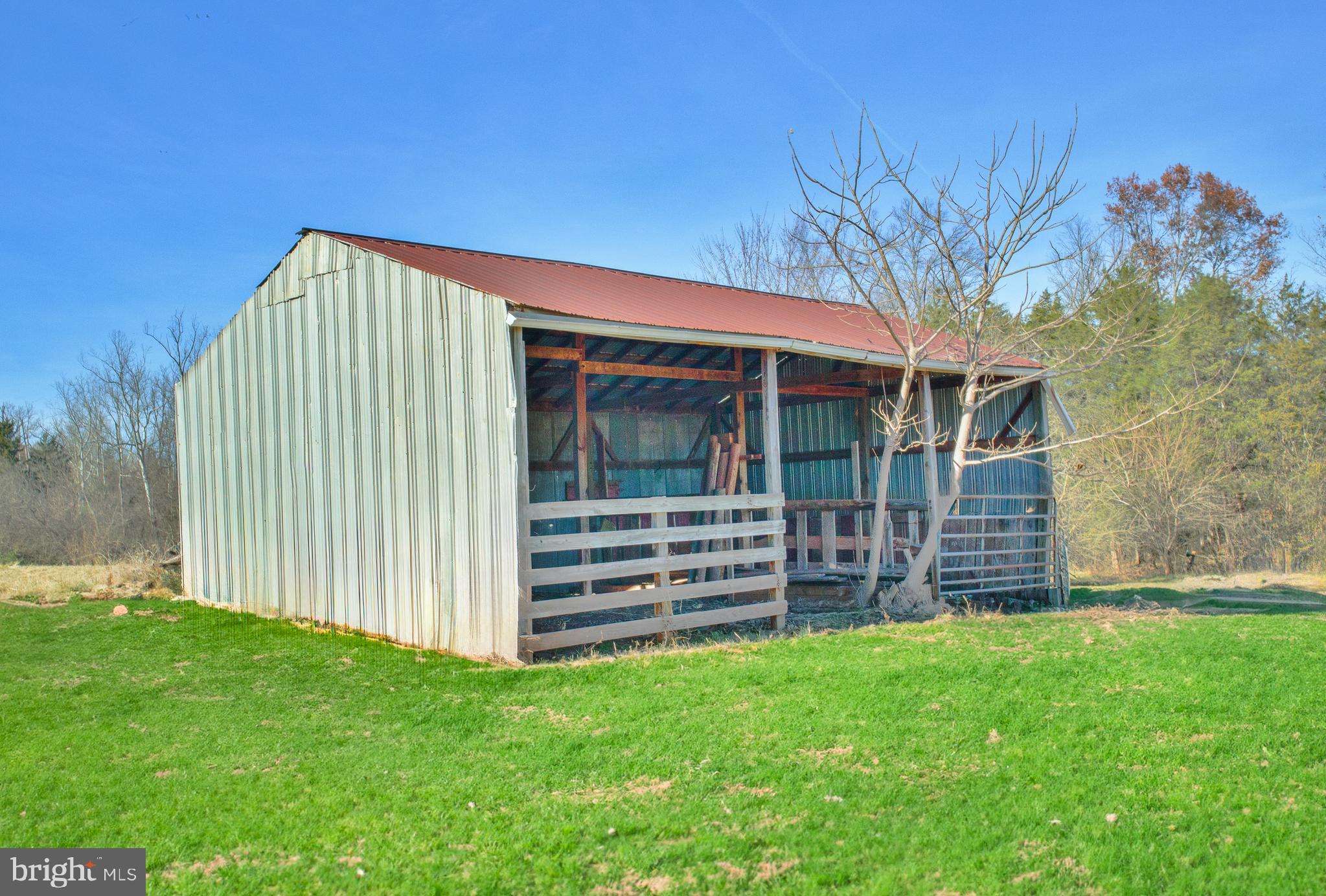 STEVENSBURG - Farm