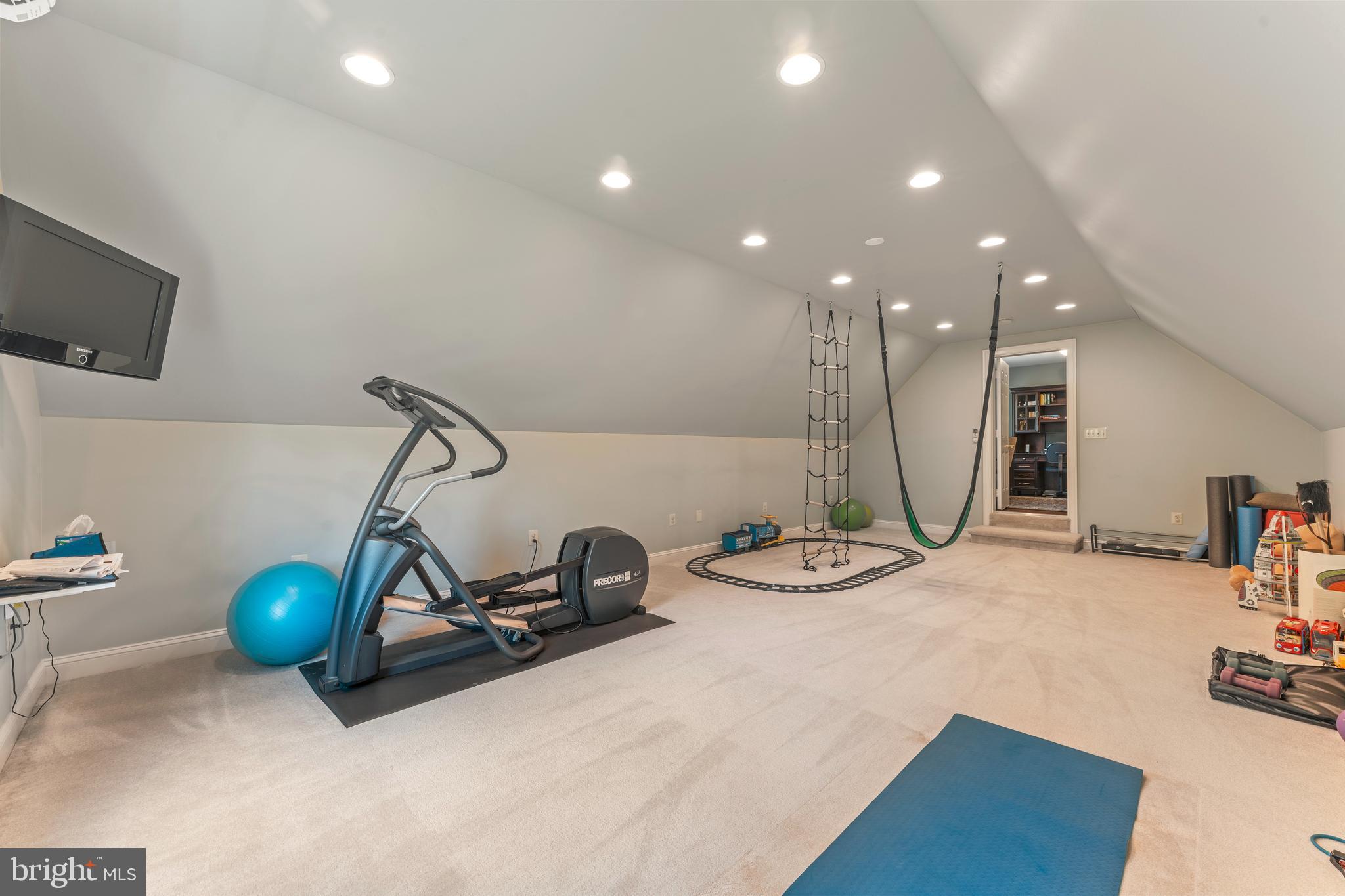 PRESERVE AT MEADOWBR - Residential