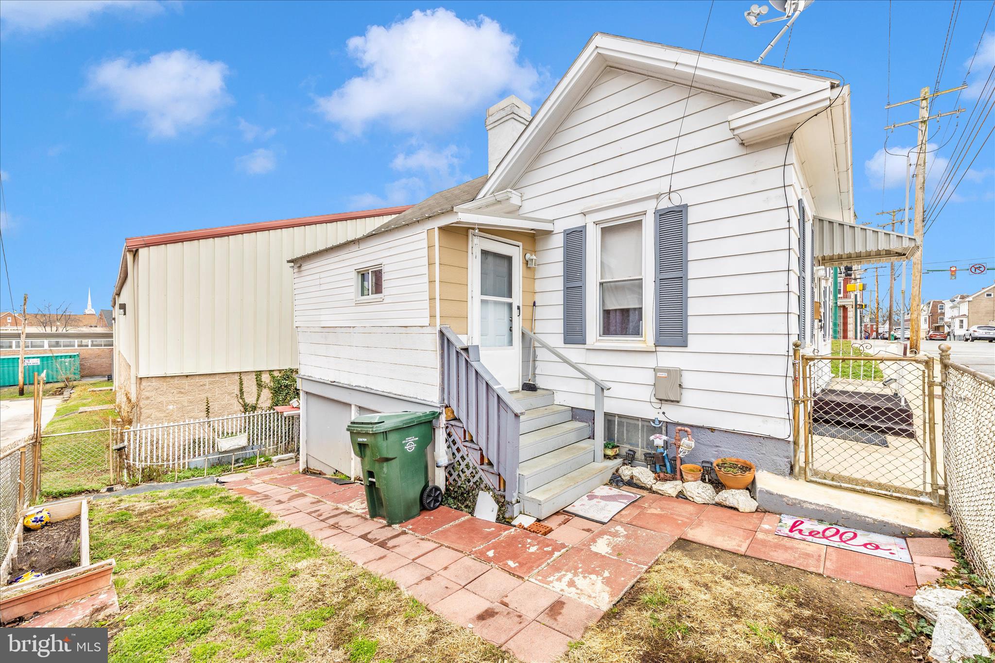 WEST END - Residential