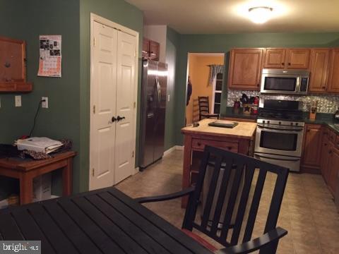 WESTWOOD HILLS - Residential