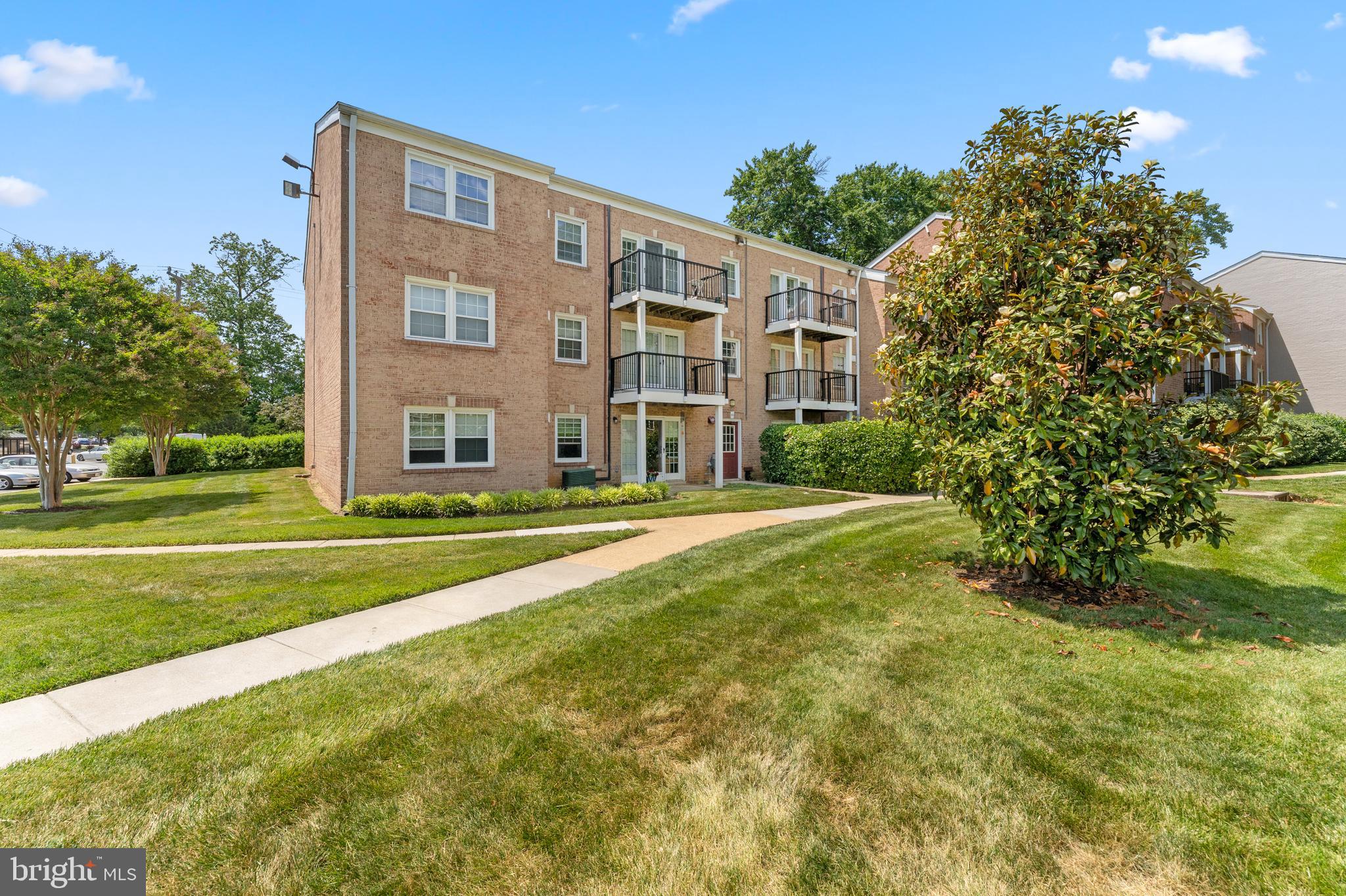 FOXCROFT COLONY CONDOS - Residential