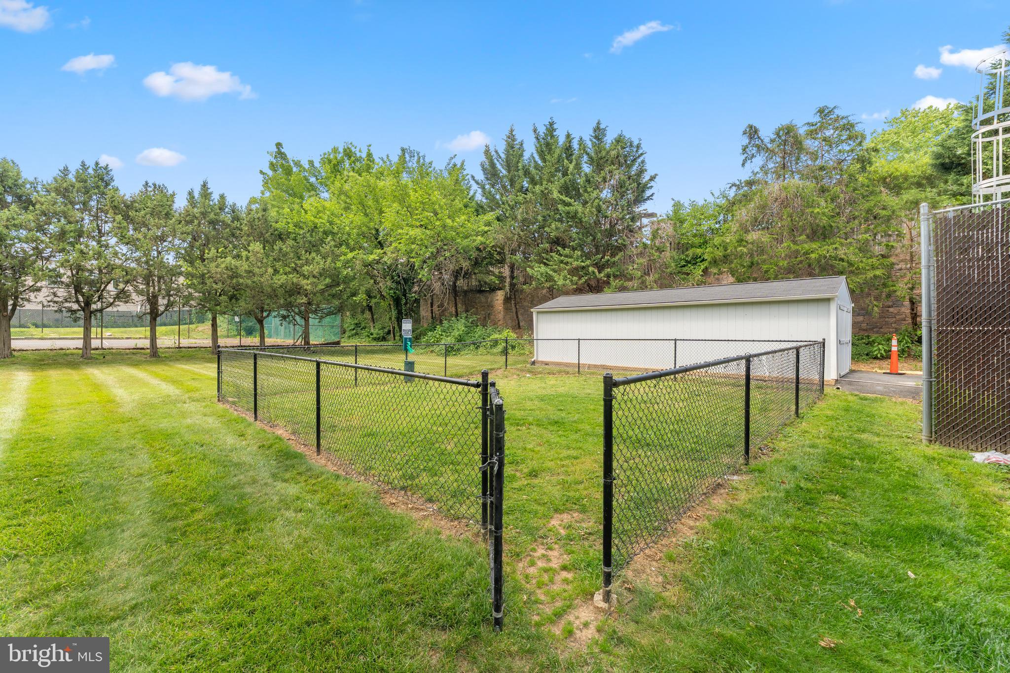 FOXCROFT COLONY CONDOS - Residential
