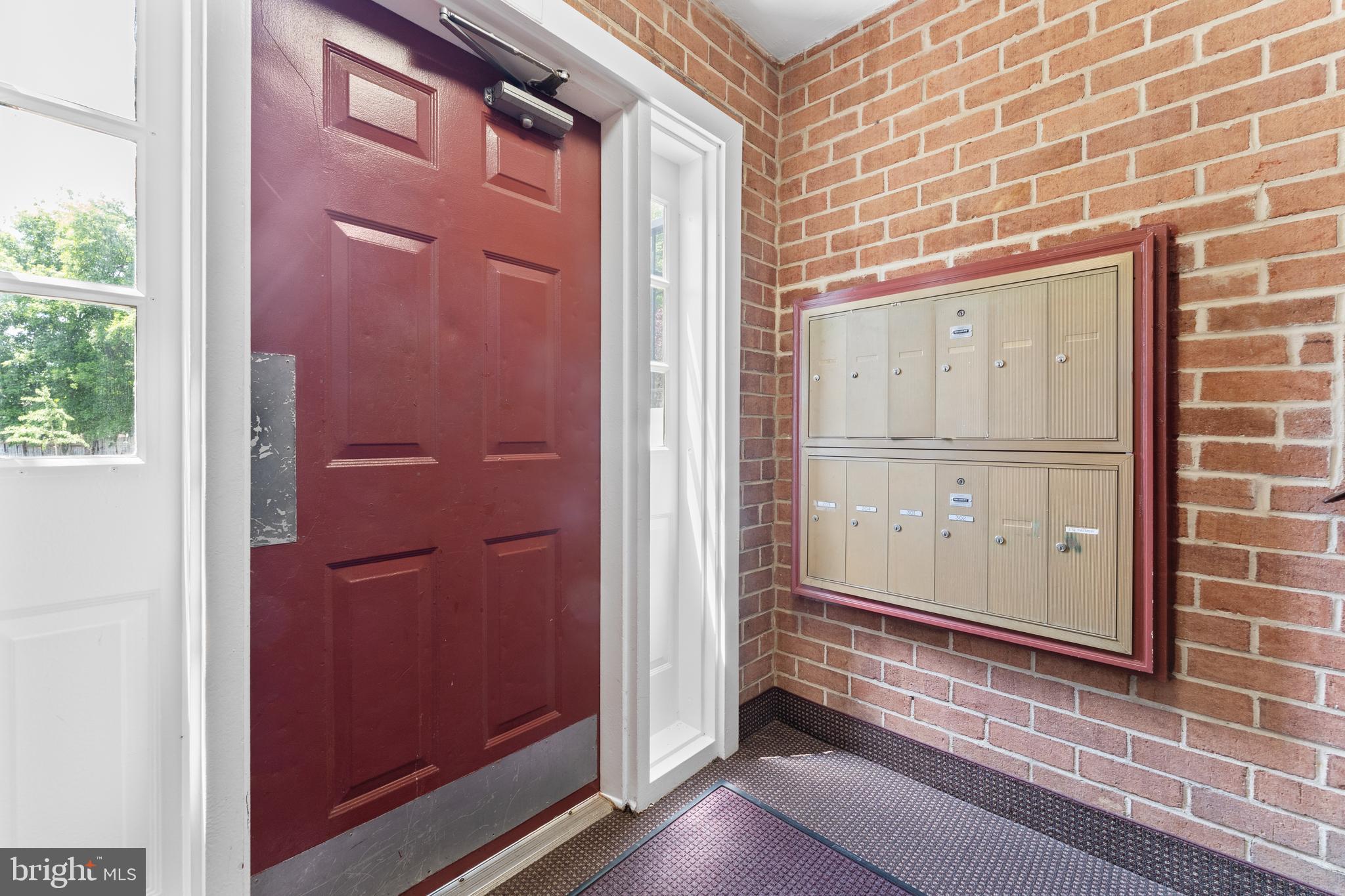 FOXCROFT COLONY CONDOS - Residential