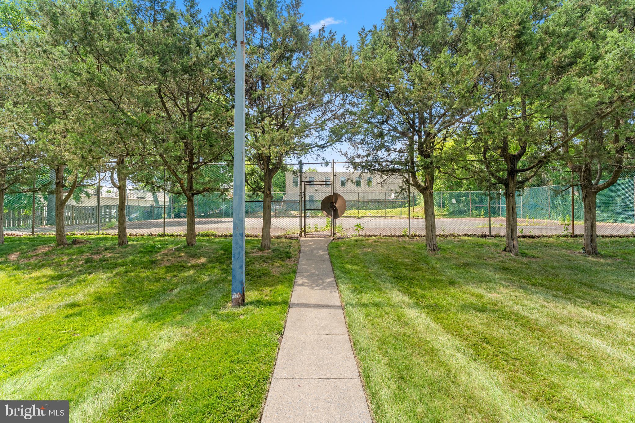 FOXCROFT COLONY CONDOS - Residential