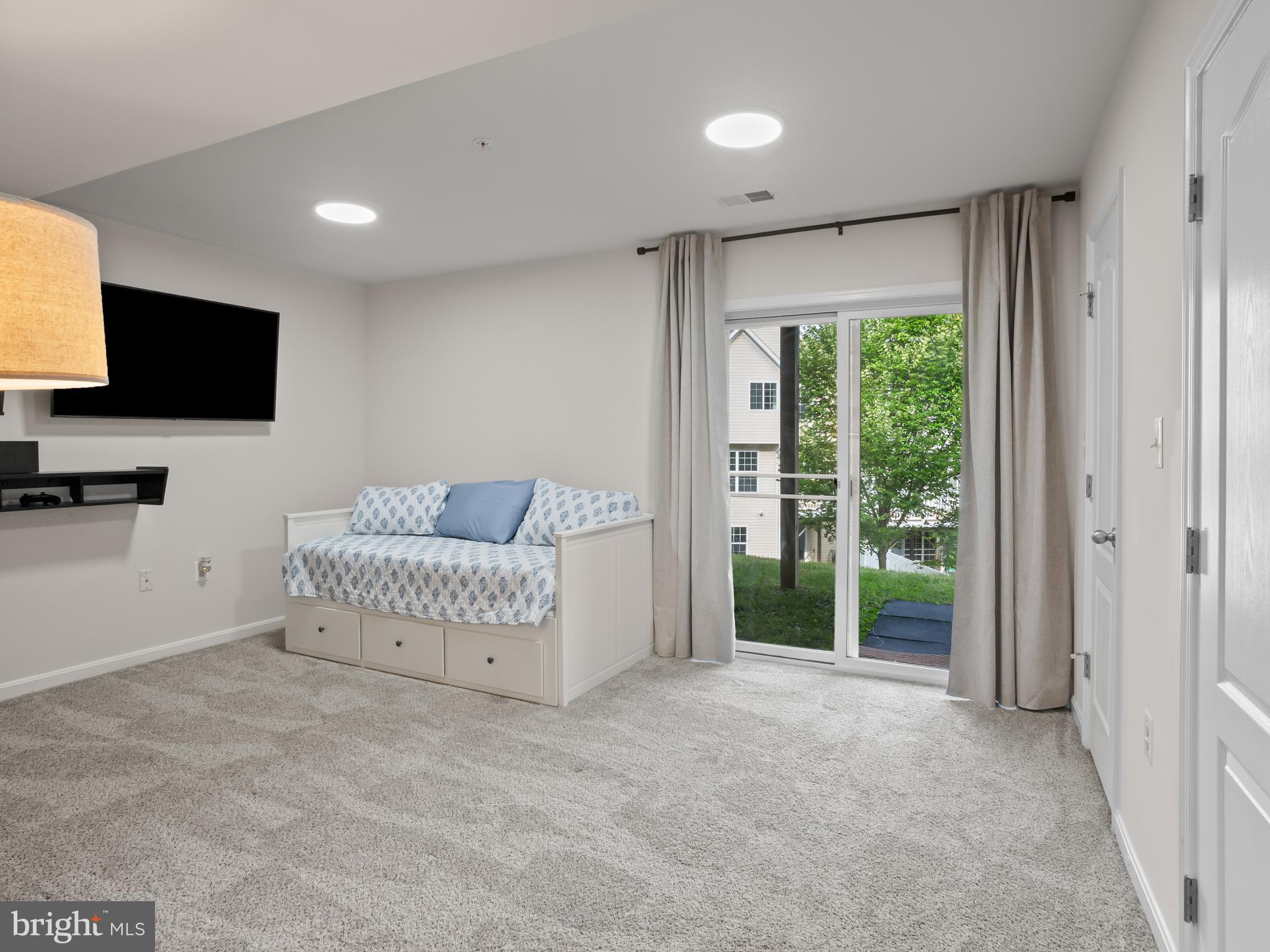 VILLAGES AT PEPPER MILL - Residential