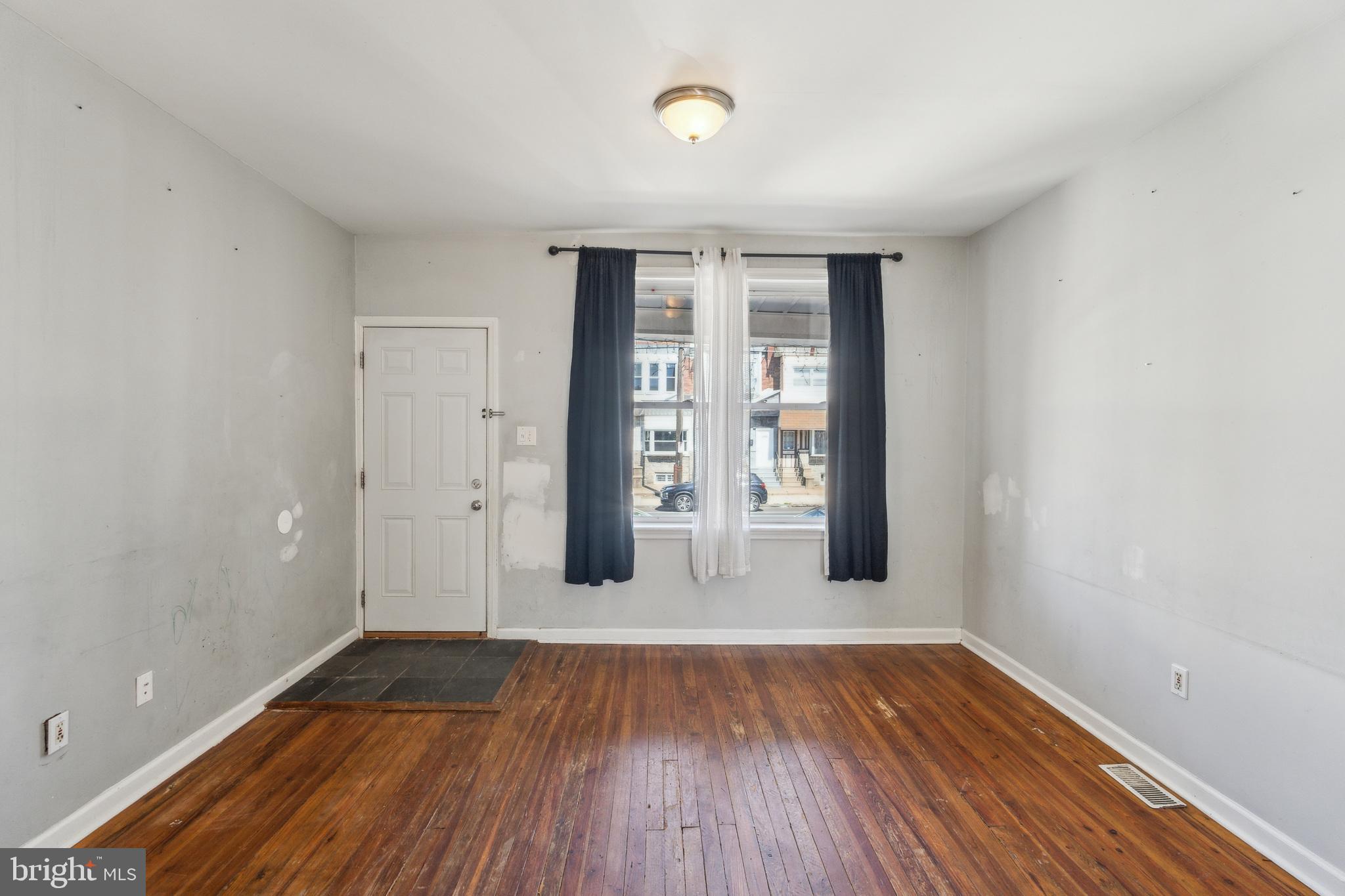 PORT RICHMOND - Residential